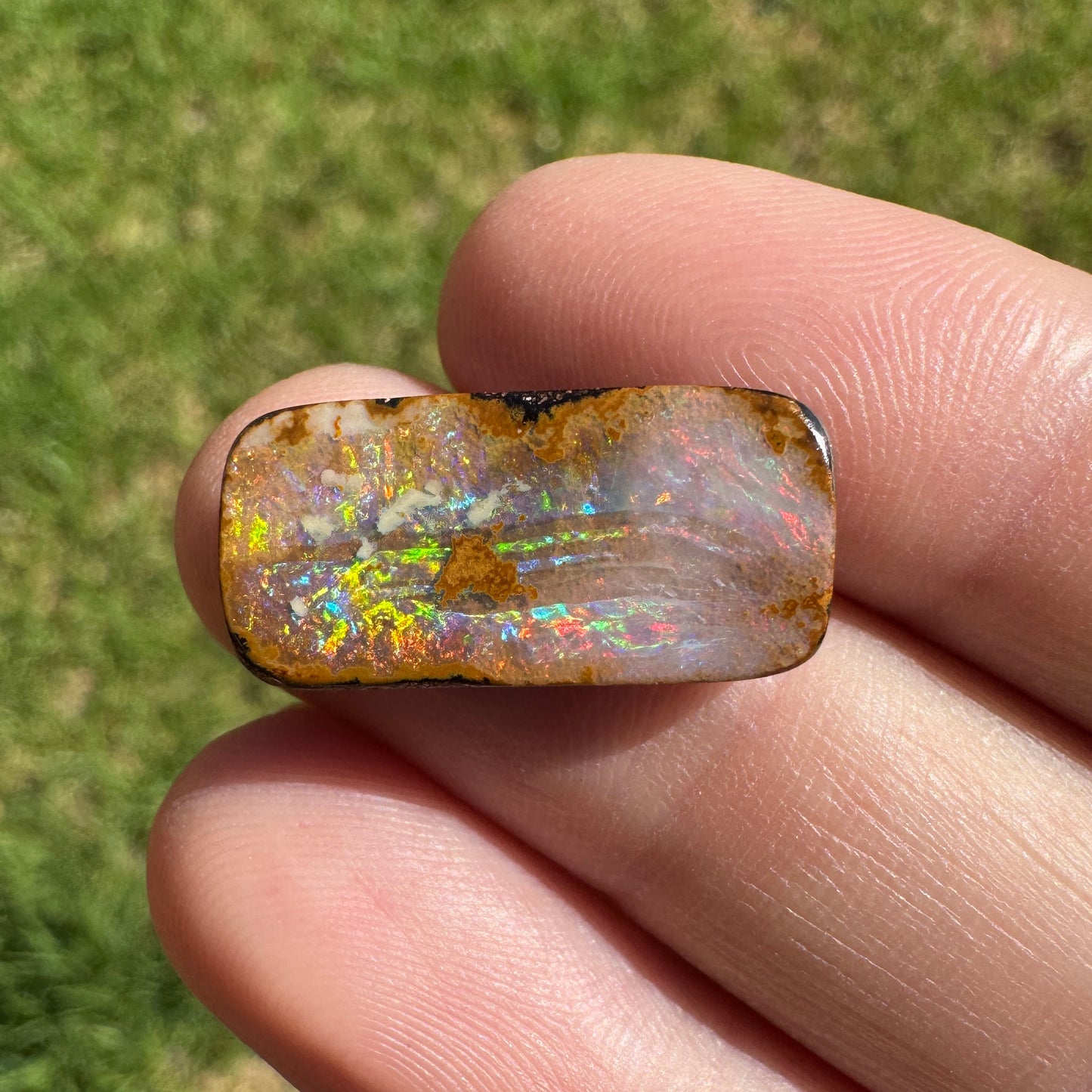 9.62 Ct unusual rainbow boulder opal - Broken River Mining