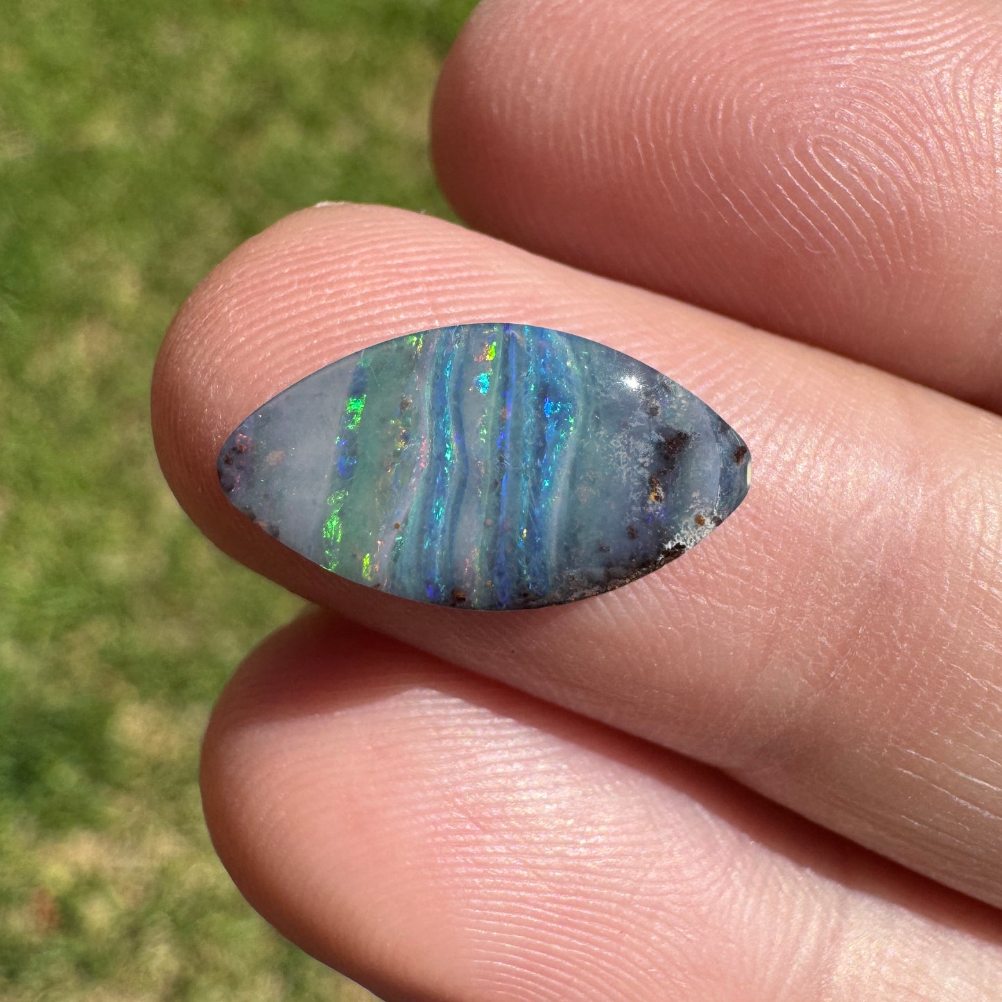 2.88 Ct striped boulder opal - Broken River Mining