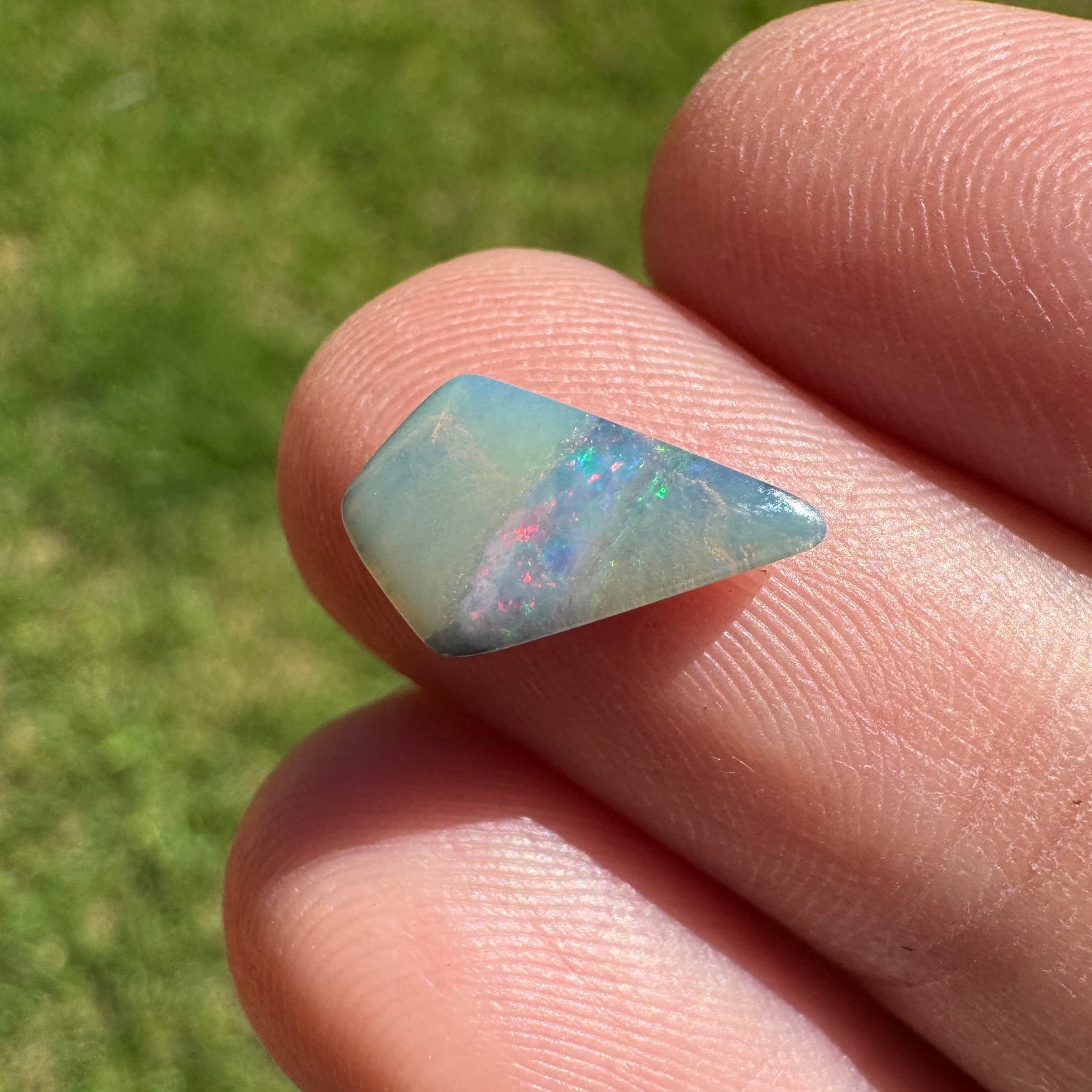 1.87 Ct small boulder opal - Broken River Mining