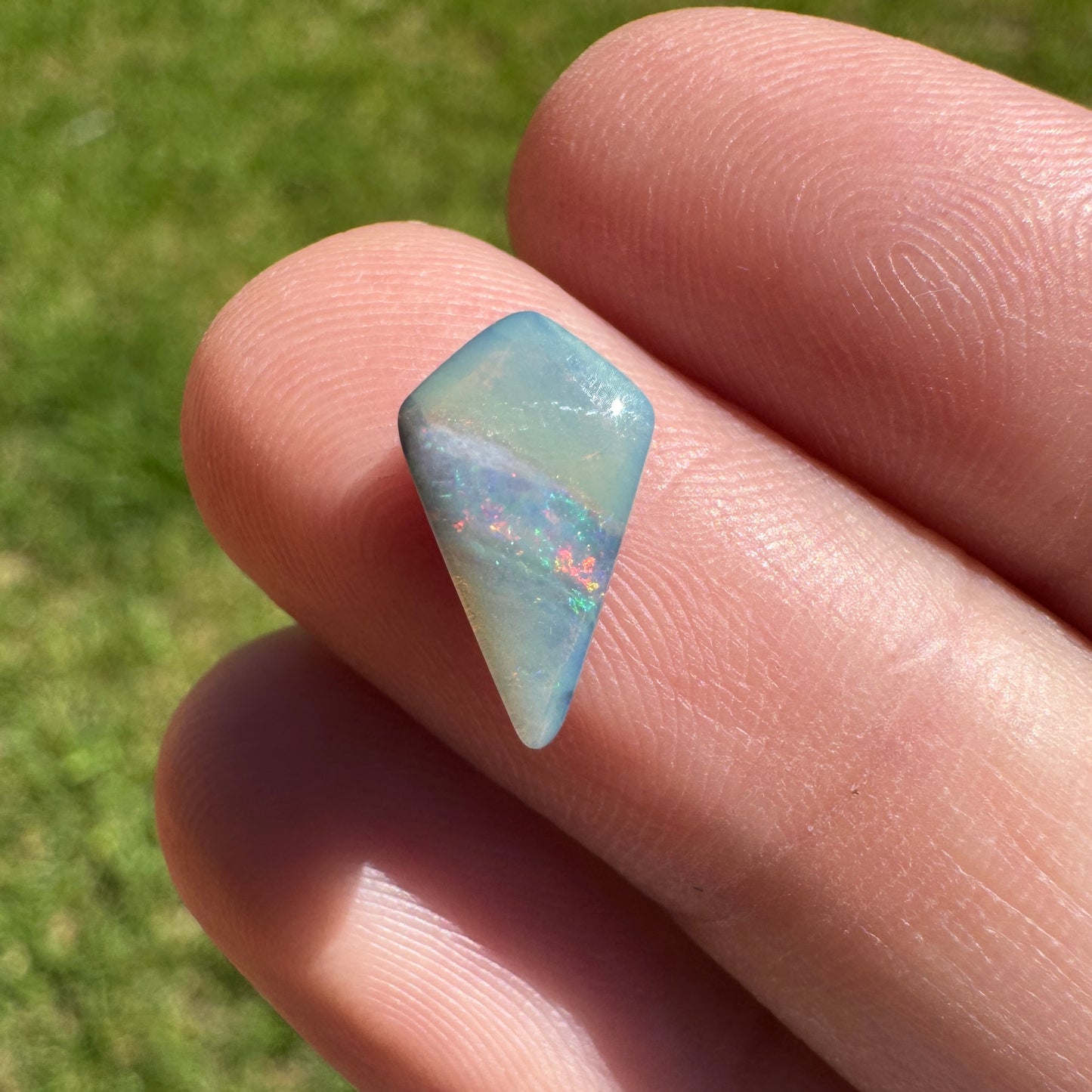 1.87 Ct small boulder opal - Broken River Mining