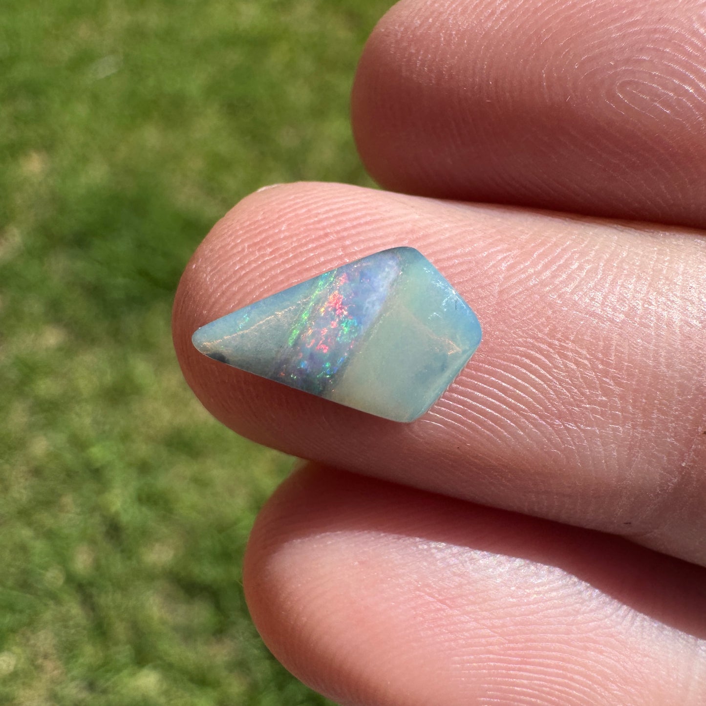 1.87 Ct small boulder opal - Broken River Mining