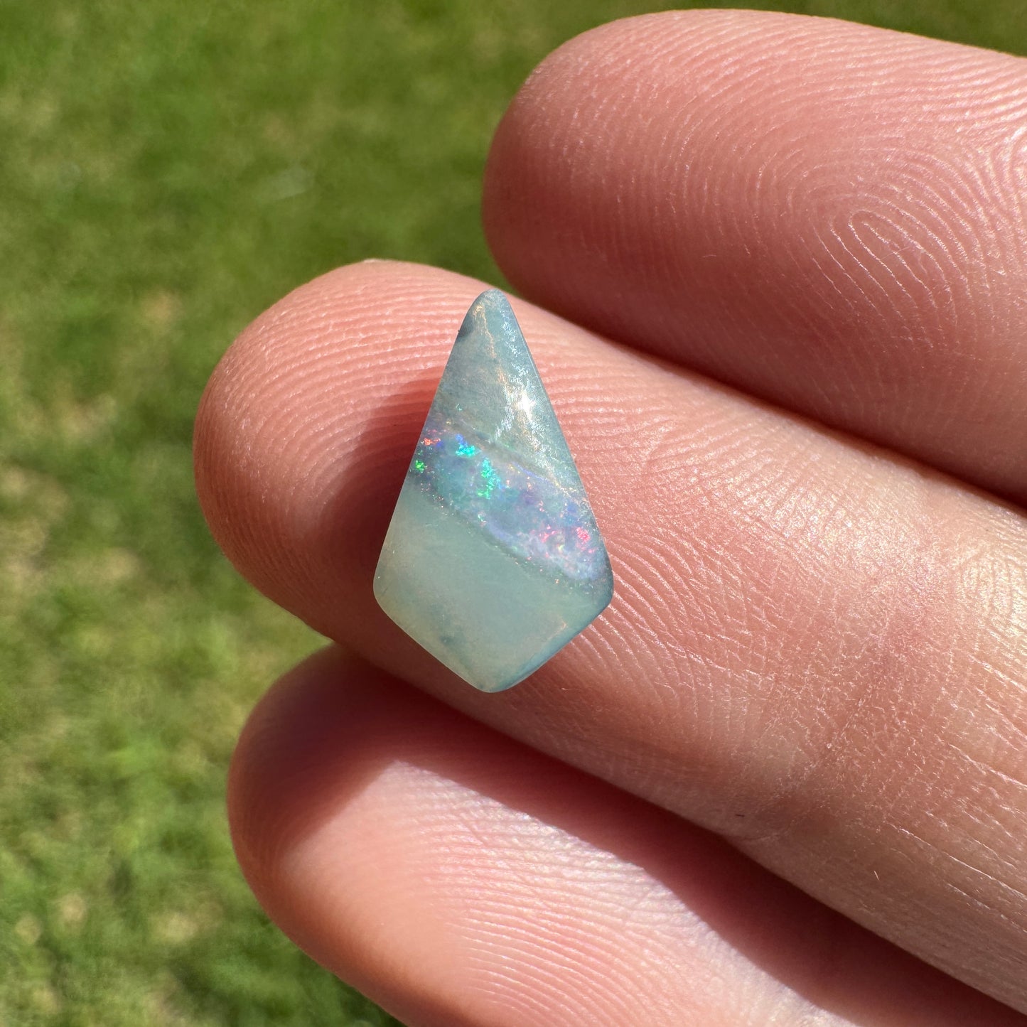 1.87 Ct small boulder opal - Broken River Mining