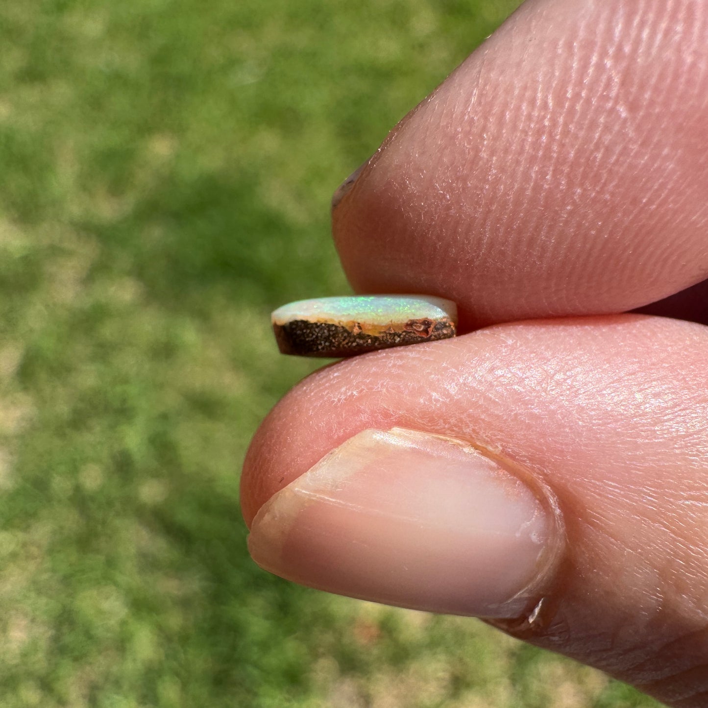 0.63 Ct extra small boulder opal - Broken River Mining