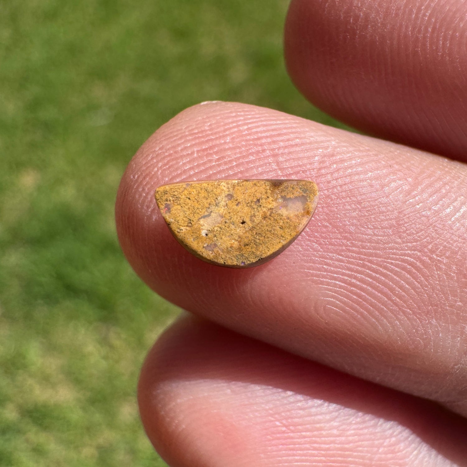 0.70 Ct small boulder opal - Broken River Mining