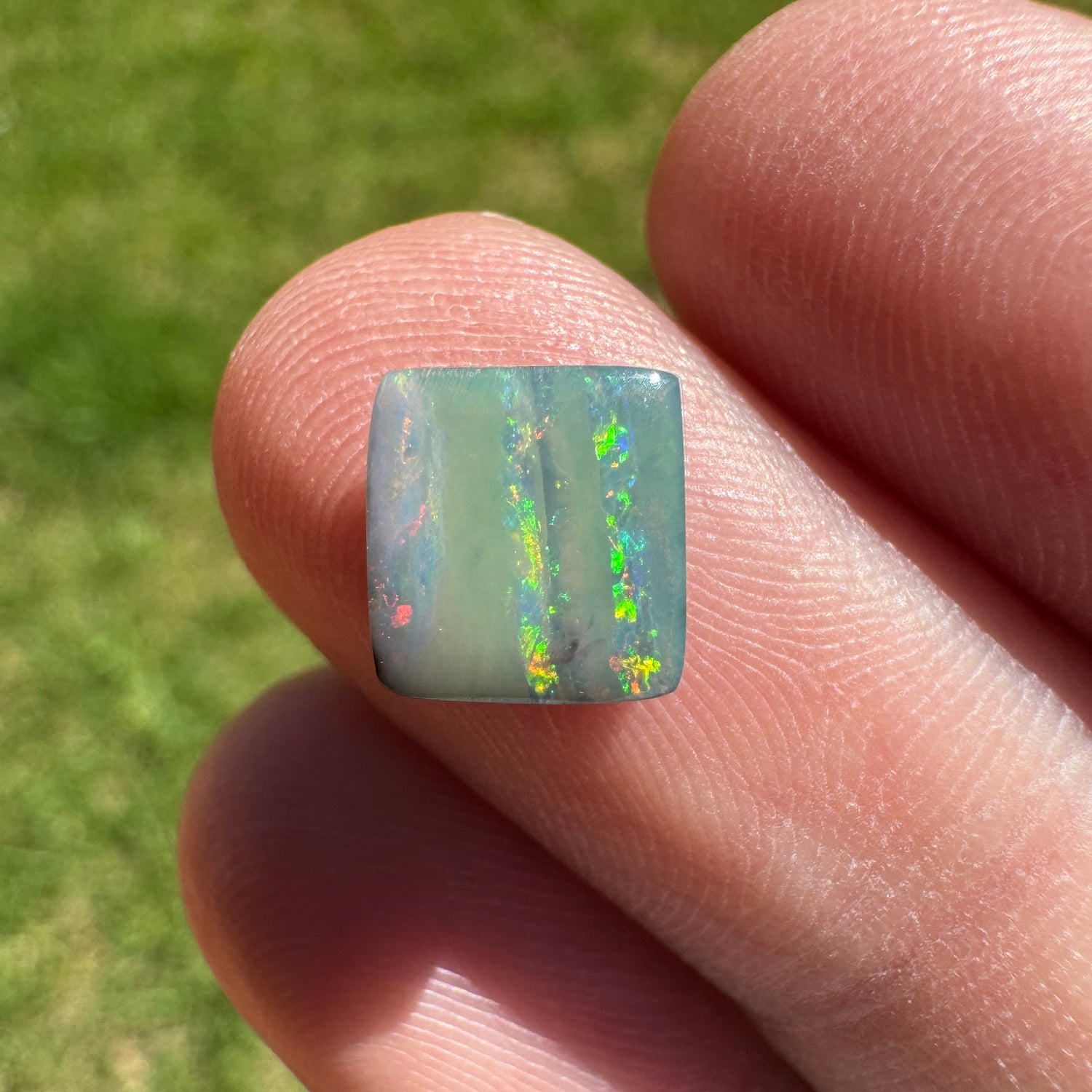 1.66 Ct small boulder opal - Broken River Mining
