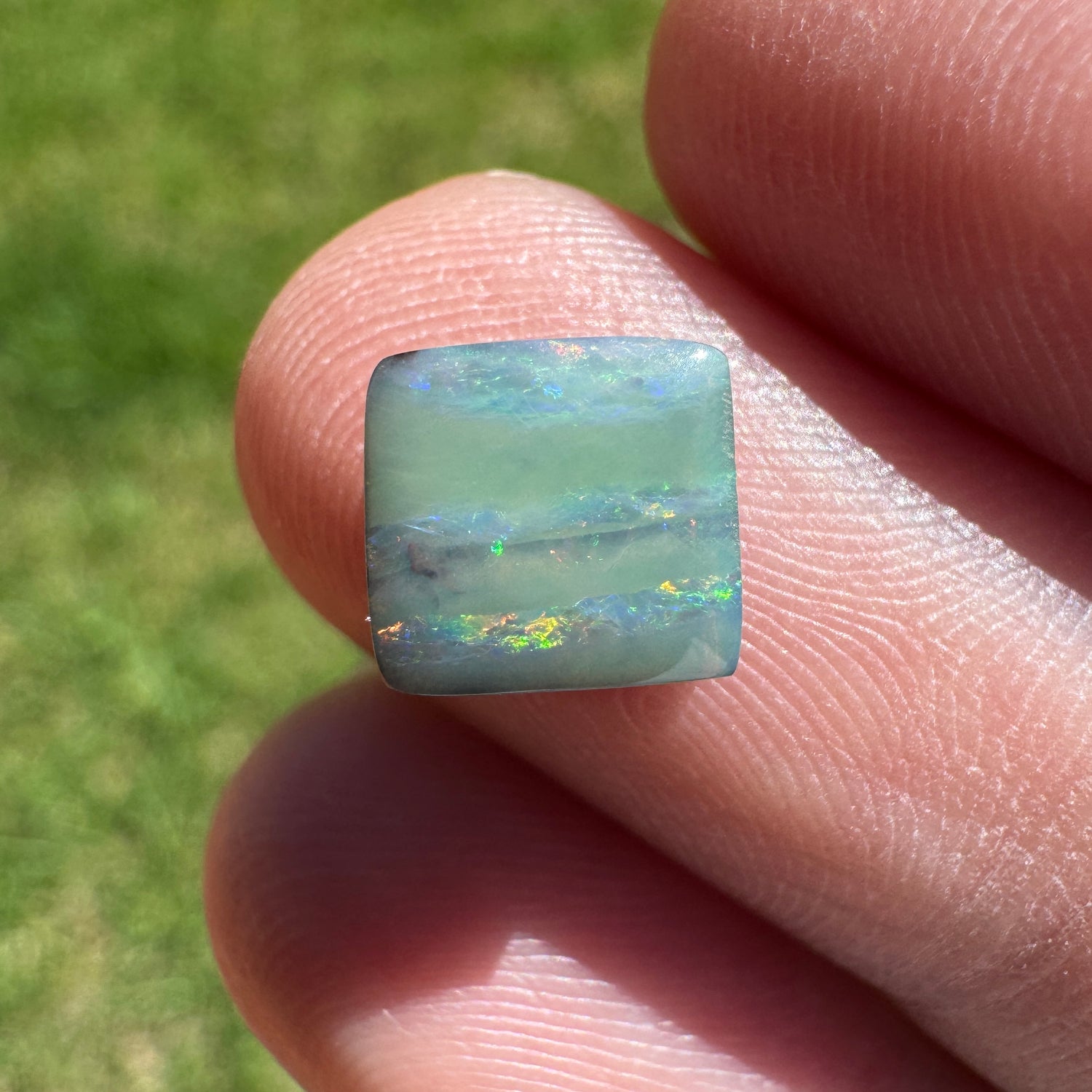 1.66 Ct small boulder opal - Broken River Mining