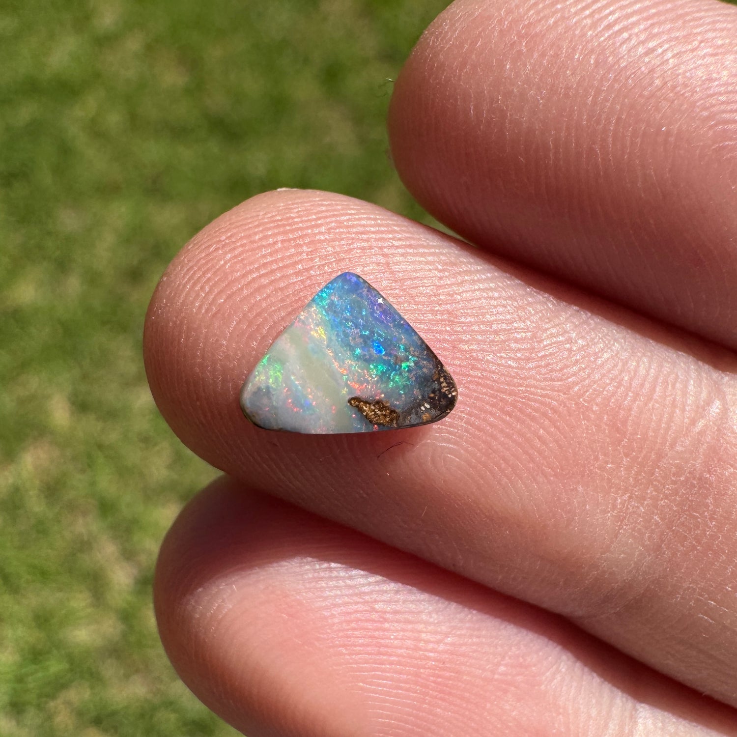 0.77 Ct extra small boulder opal - Broken River Mining