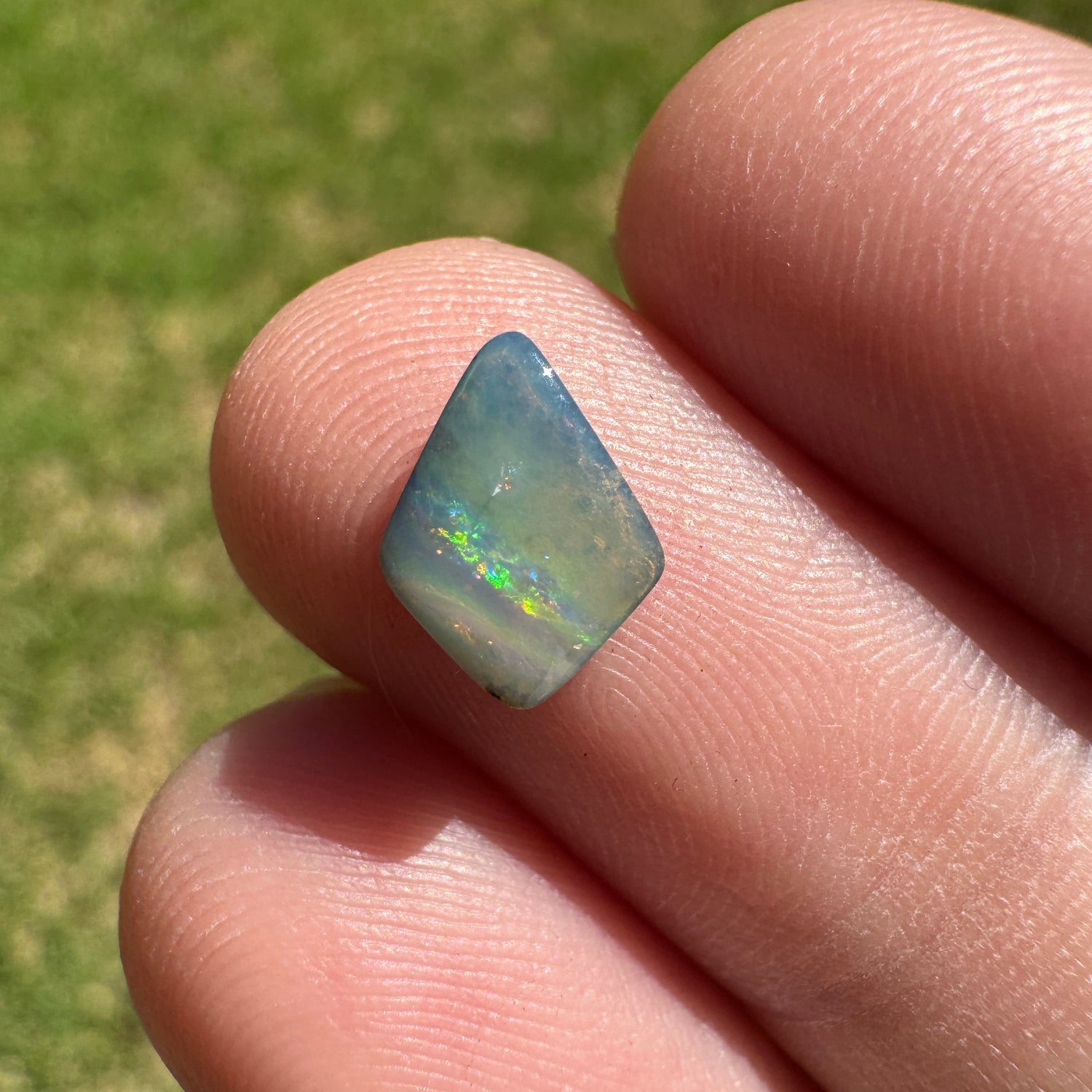 0.91 Ct small boulder opal - Broken River Mining
