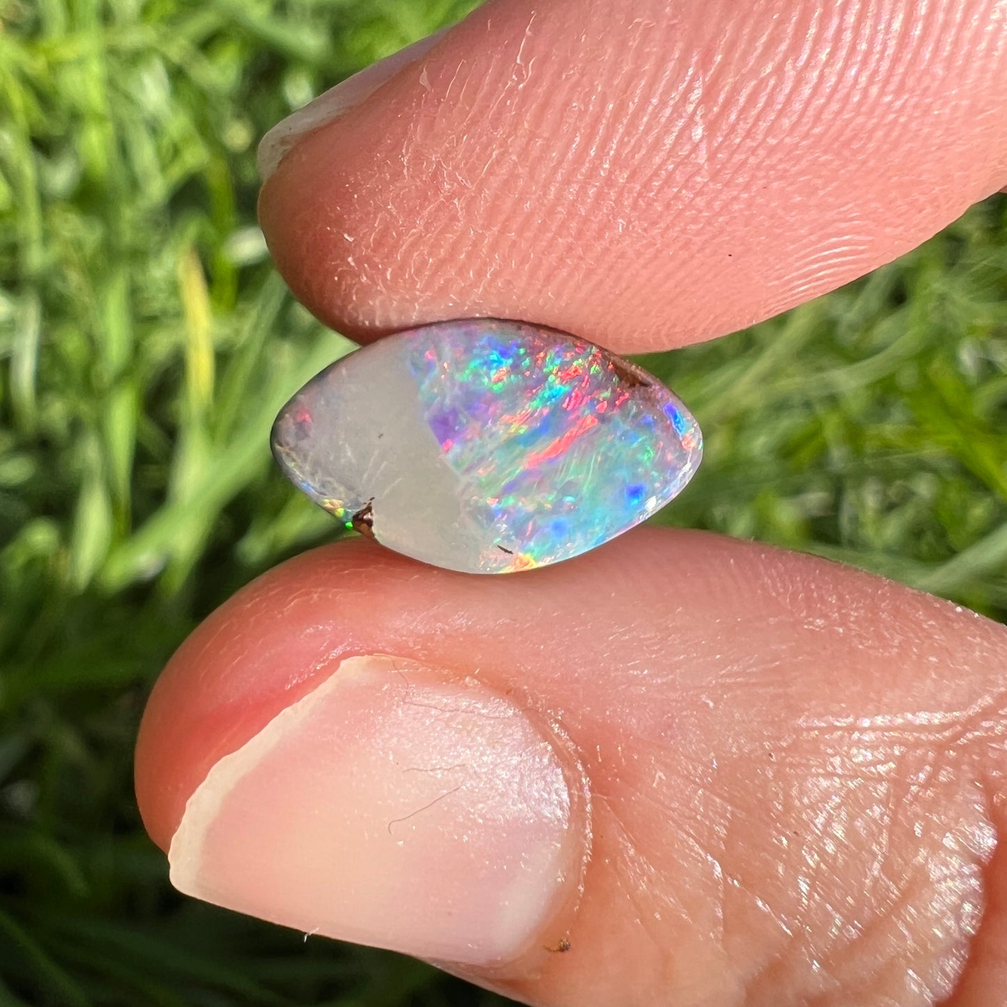 2.72 Ct rainbow boulder opal