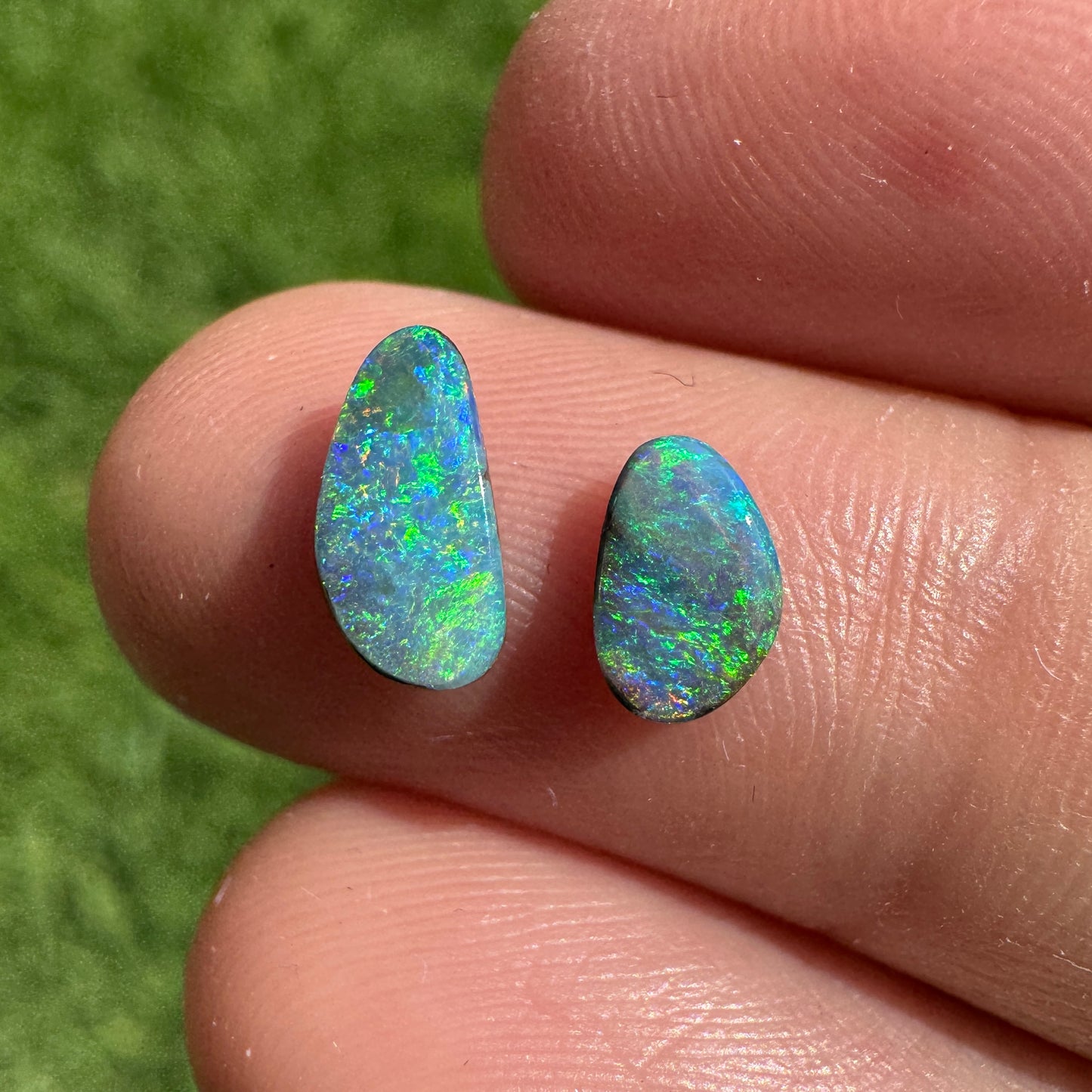 0.91 Ct two piece boulder opal set