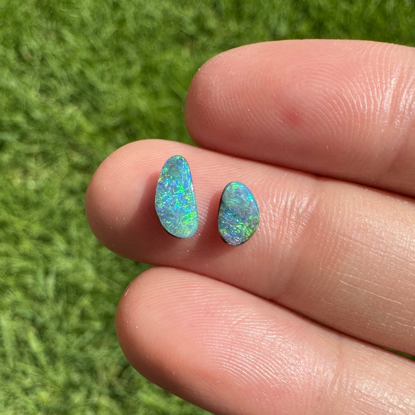 0.91 Ct two piece boulder opal set