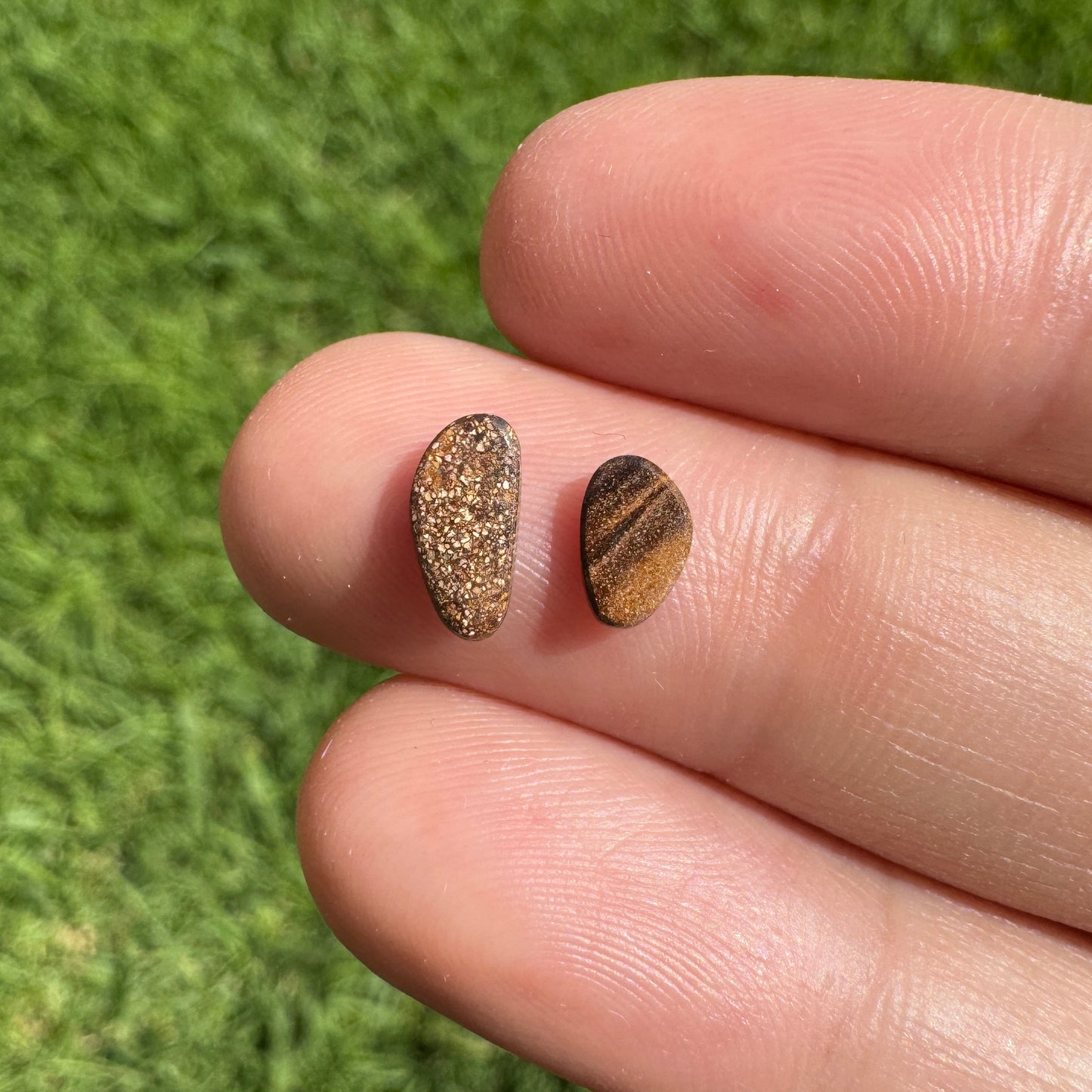 0.91 Ct two piece boulder opal set