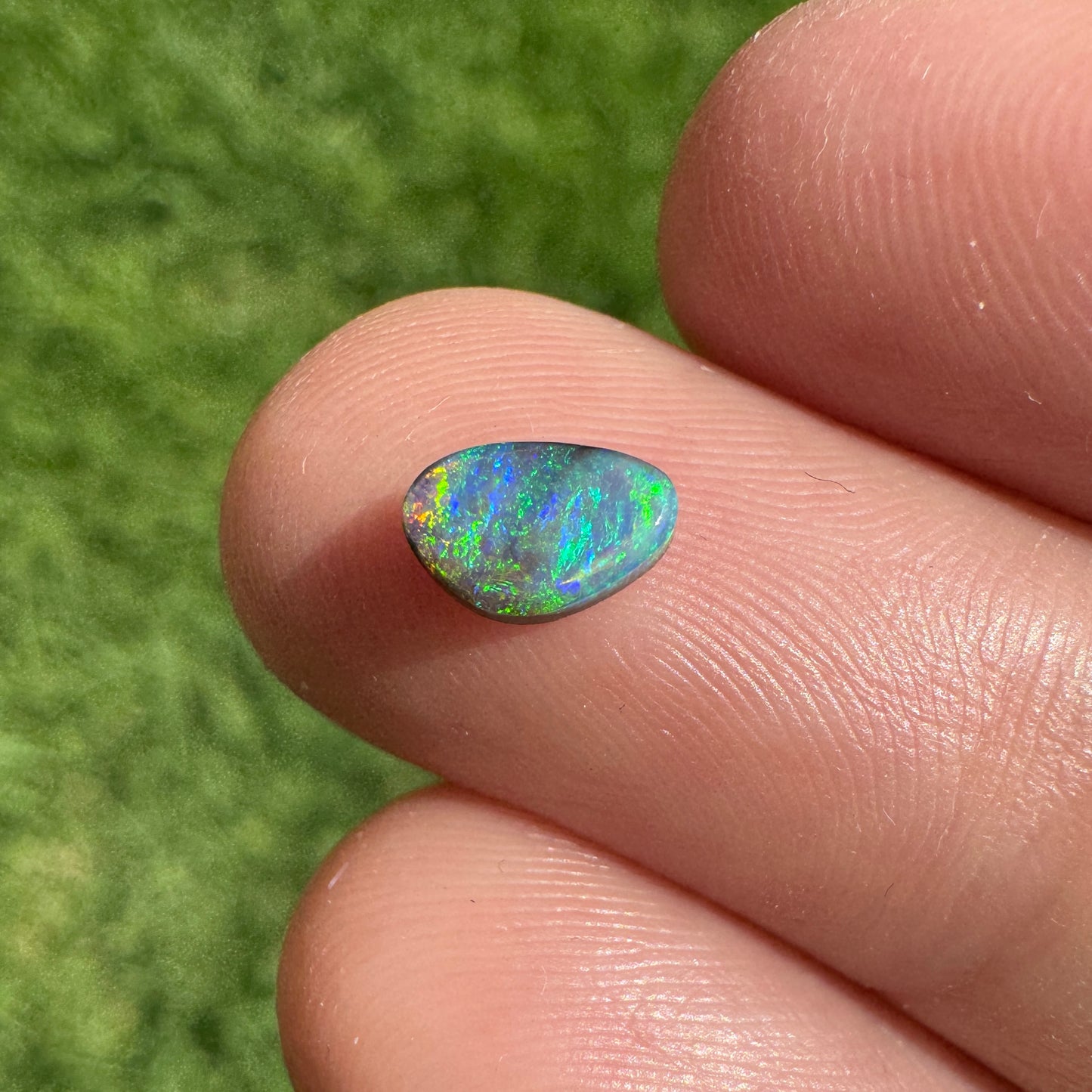0.91 Ct two piece boulder opal set