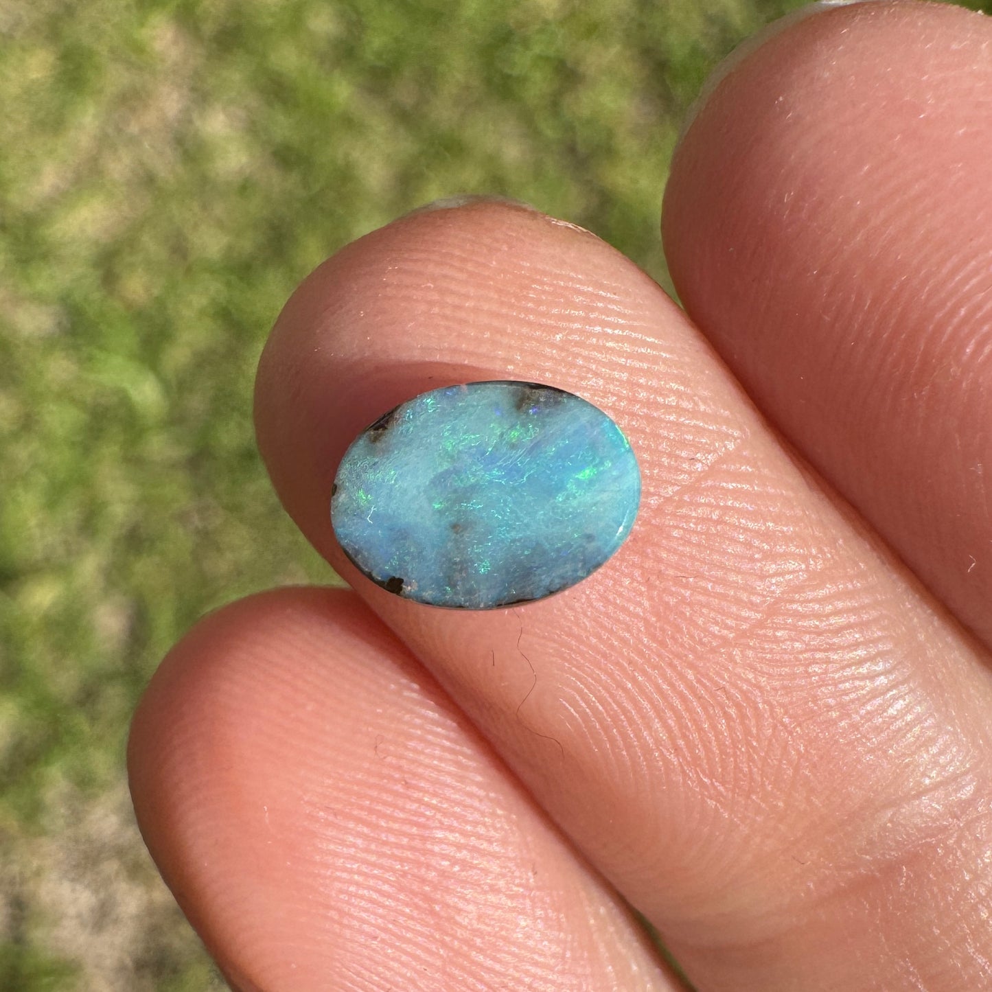 1.04 Ct extra small boulder opal