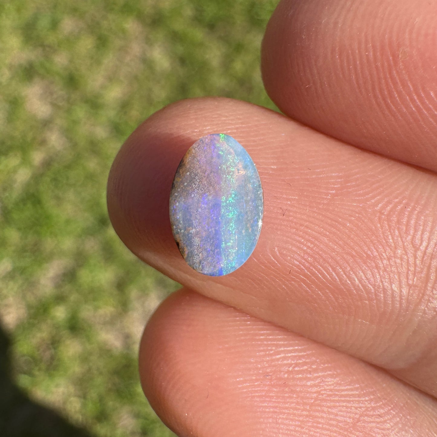 0.84 Ct small boulder opal