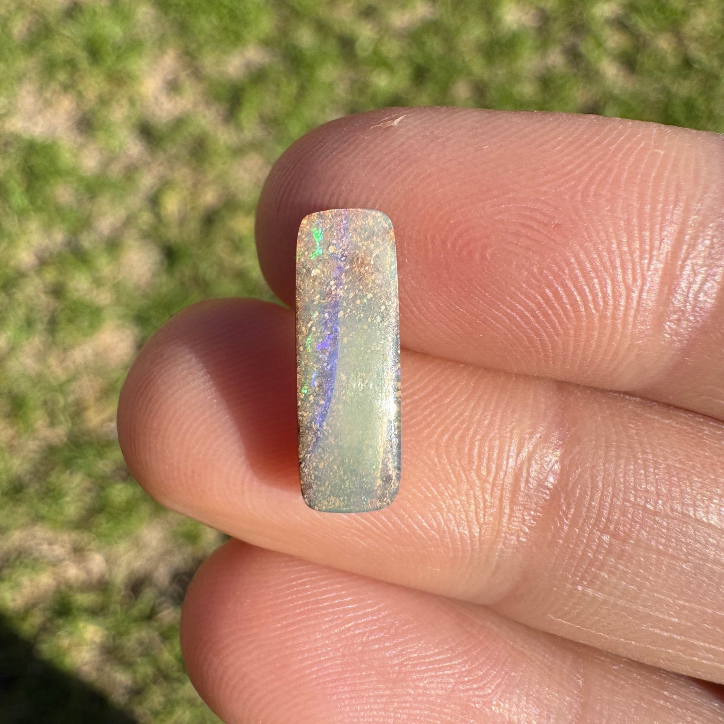 2.72 Ct small boulder opal