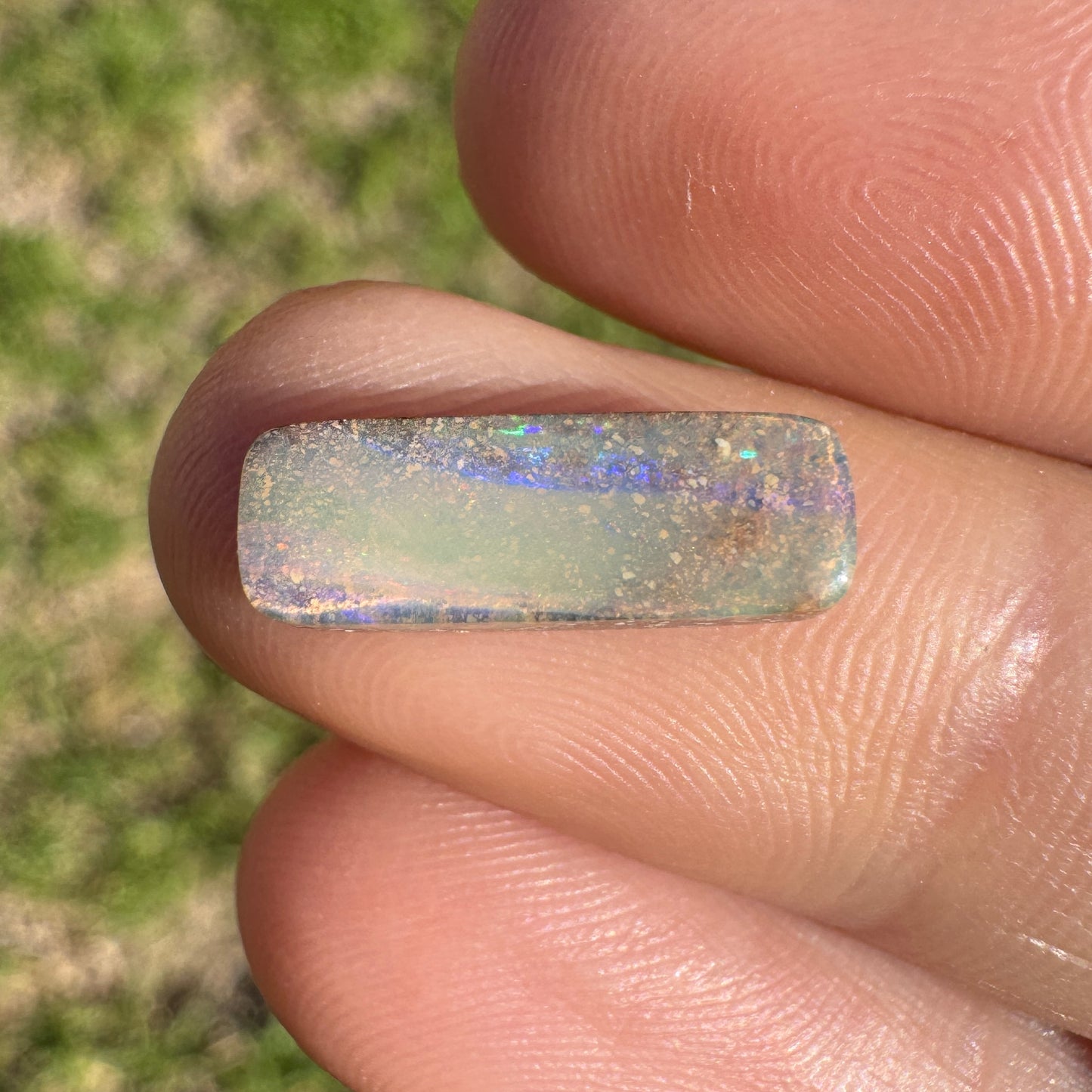 2.72 Ct small boulder opal
