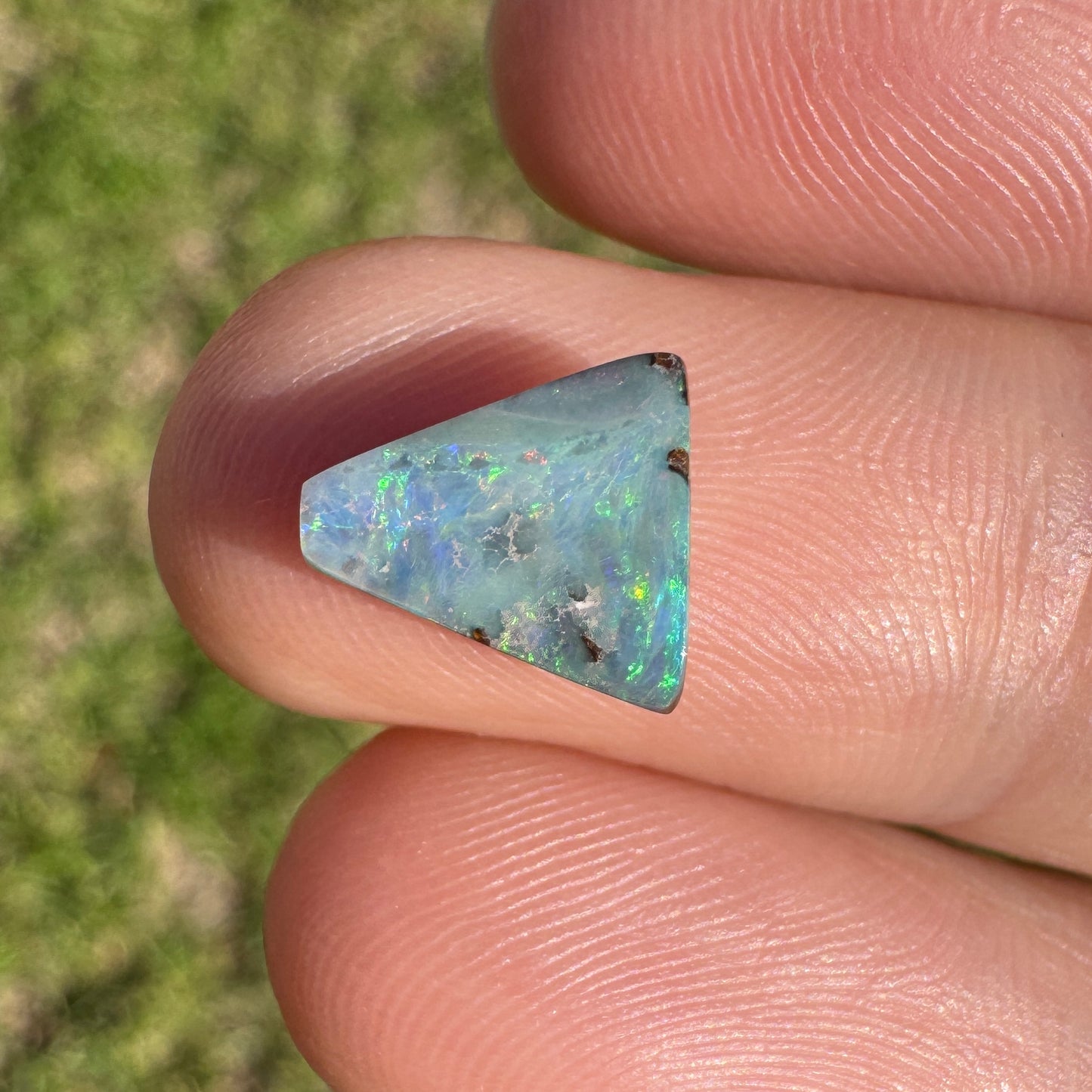 1.53 Ct small boulder opal