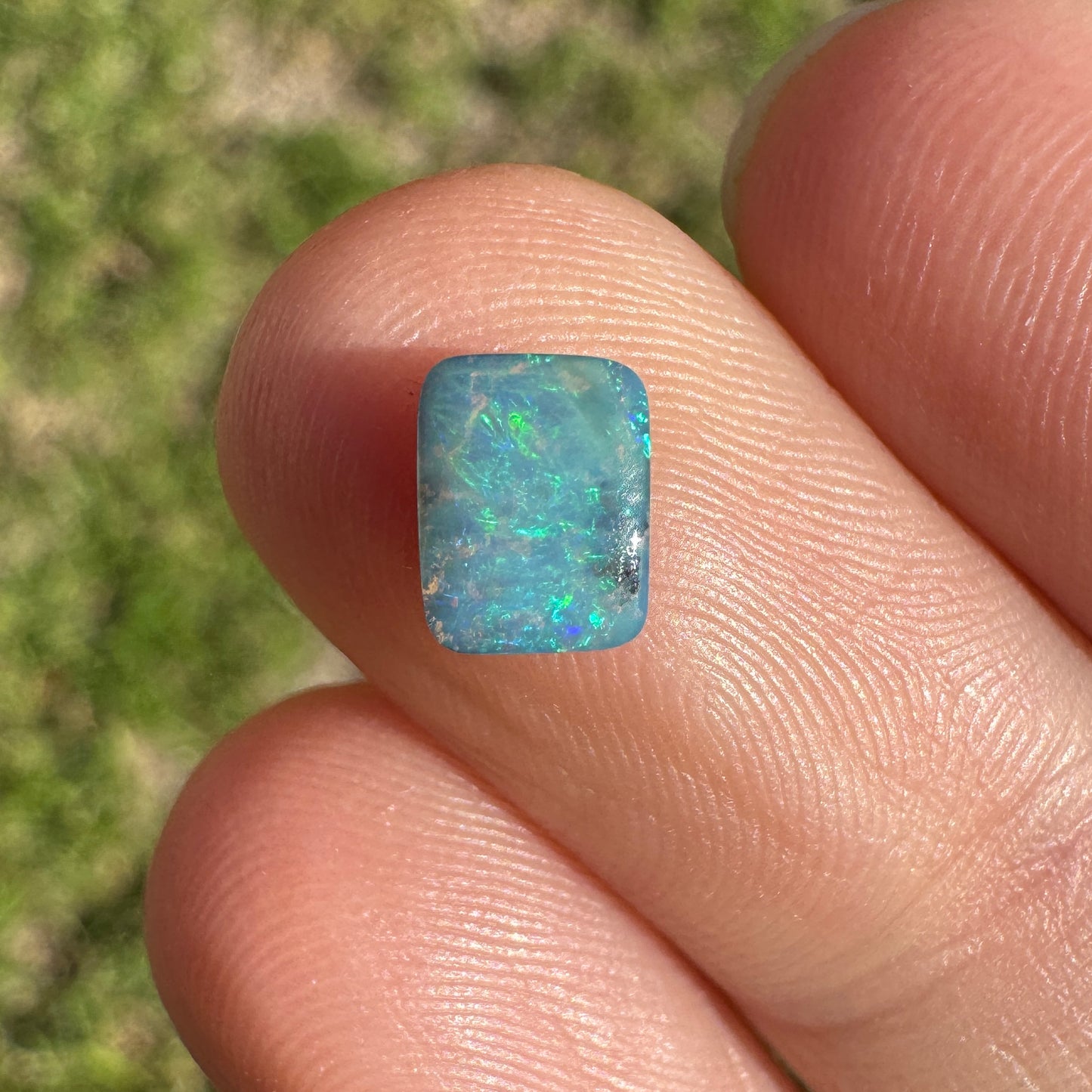 0.75 Ct extra small boulder opal