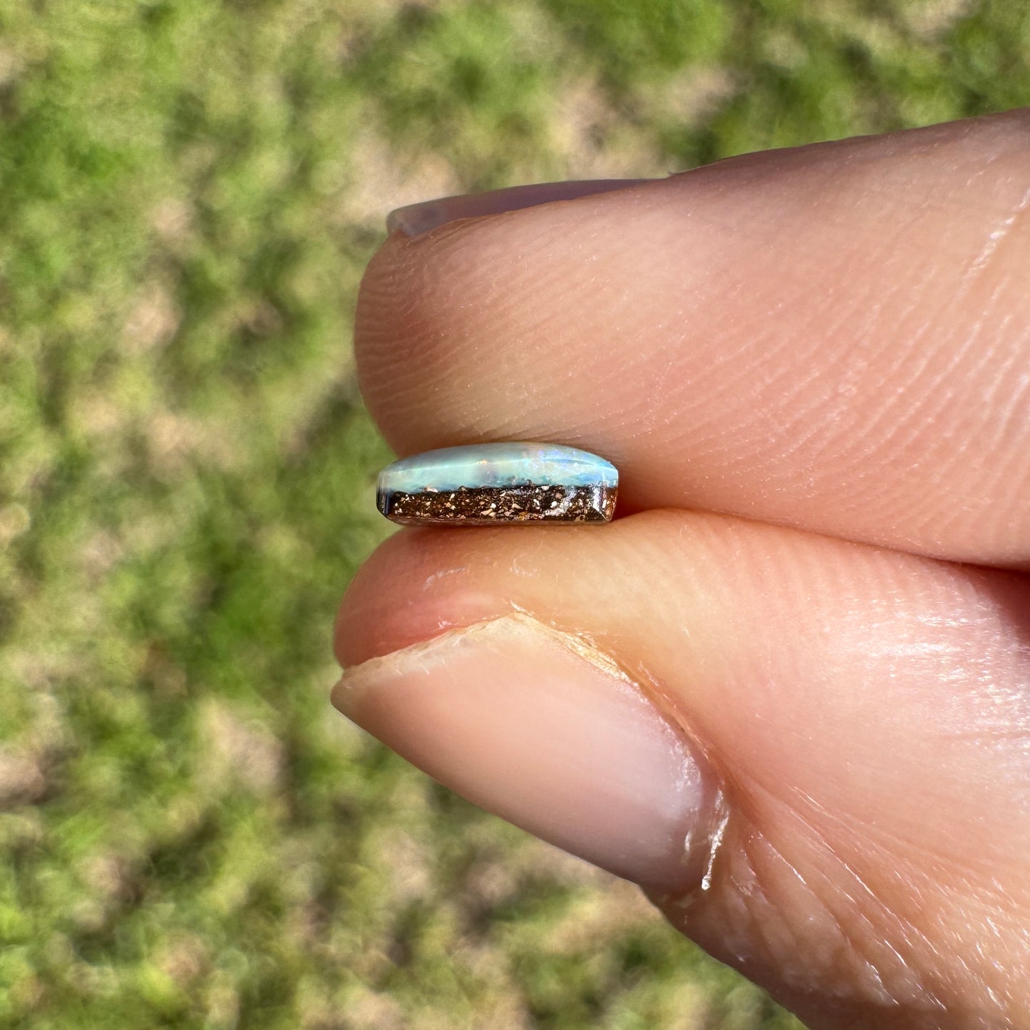 0.75 Ct extra small boulder opal