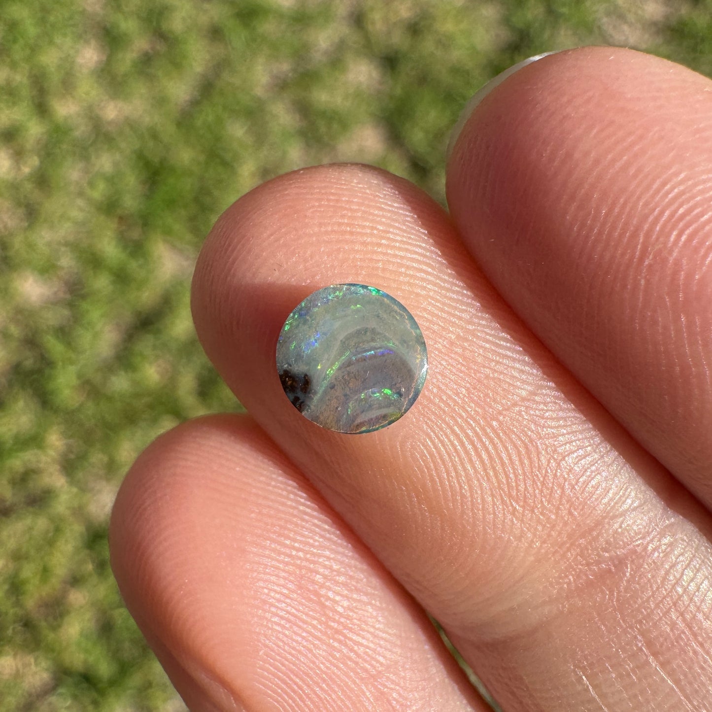 0.72 Ct extra small boulder opal