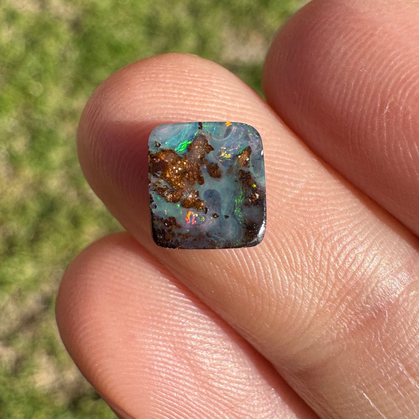 1.78 Ct small boulder opal