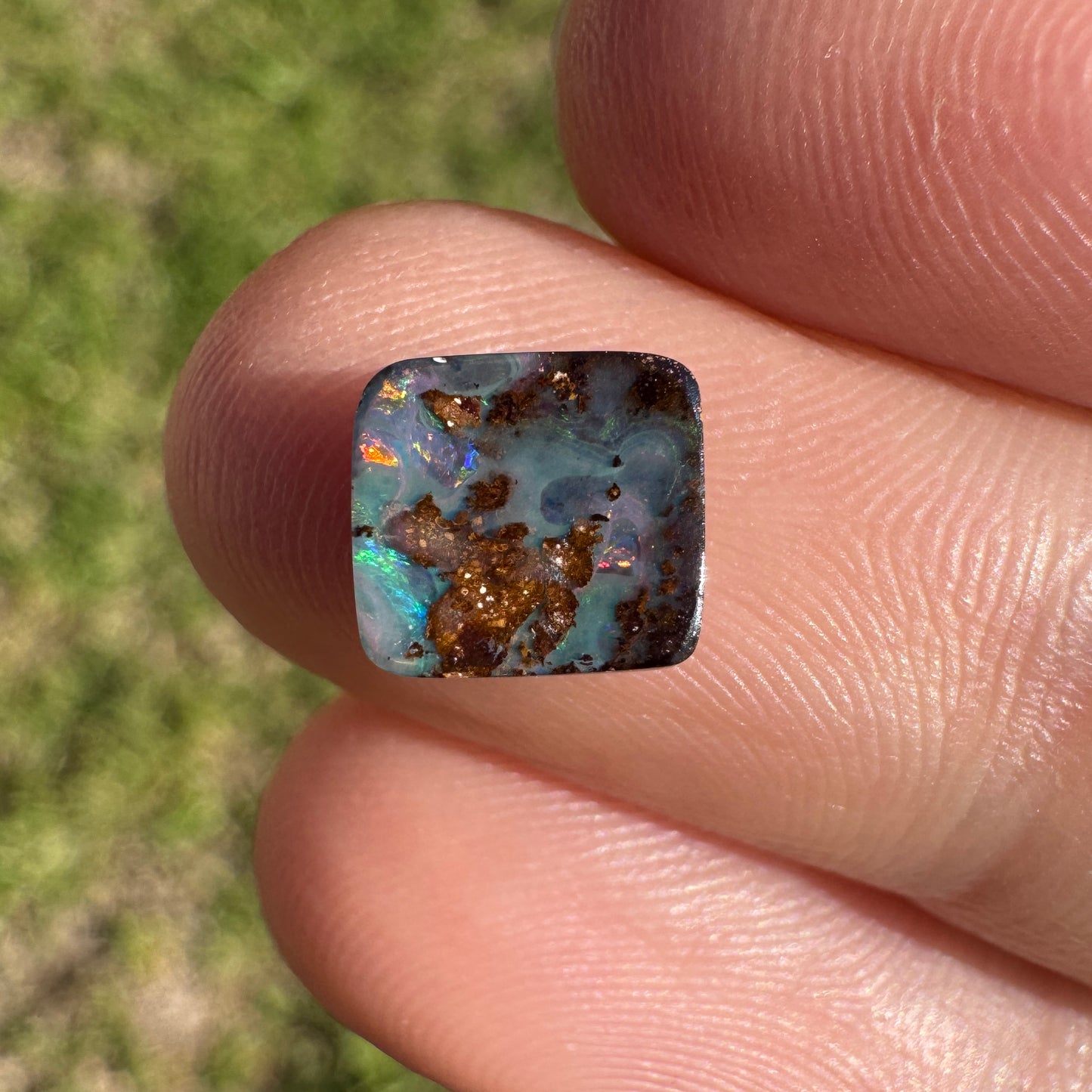 1.78 Ct small boulder opal