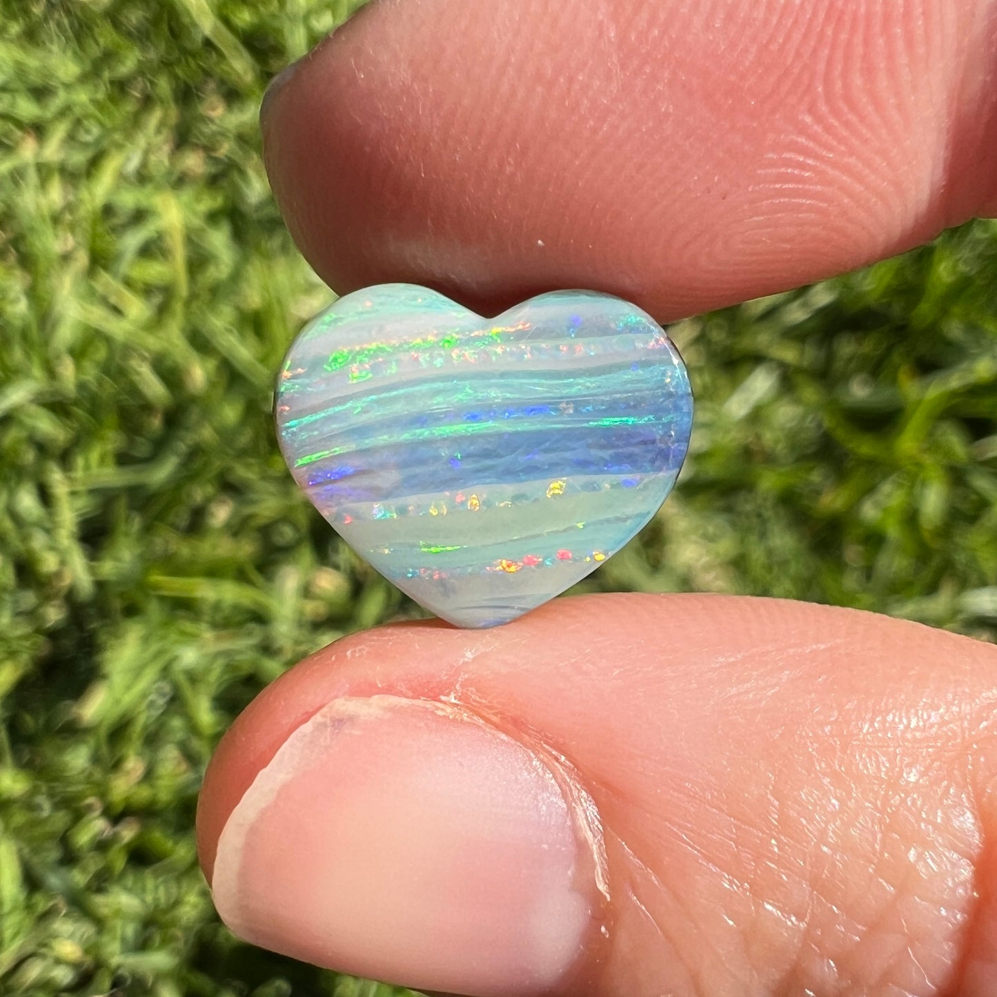 4.76 Ct heart boulder opal