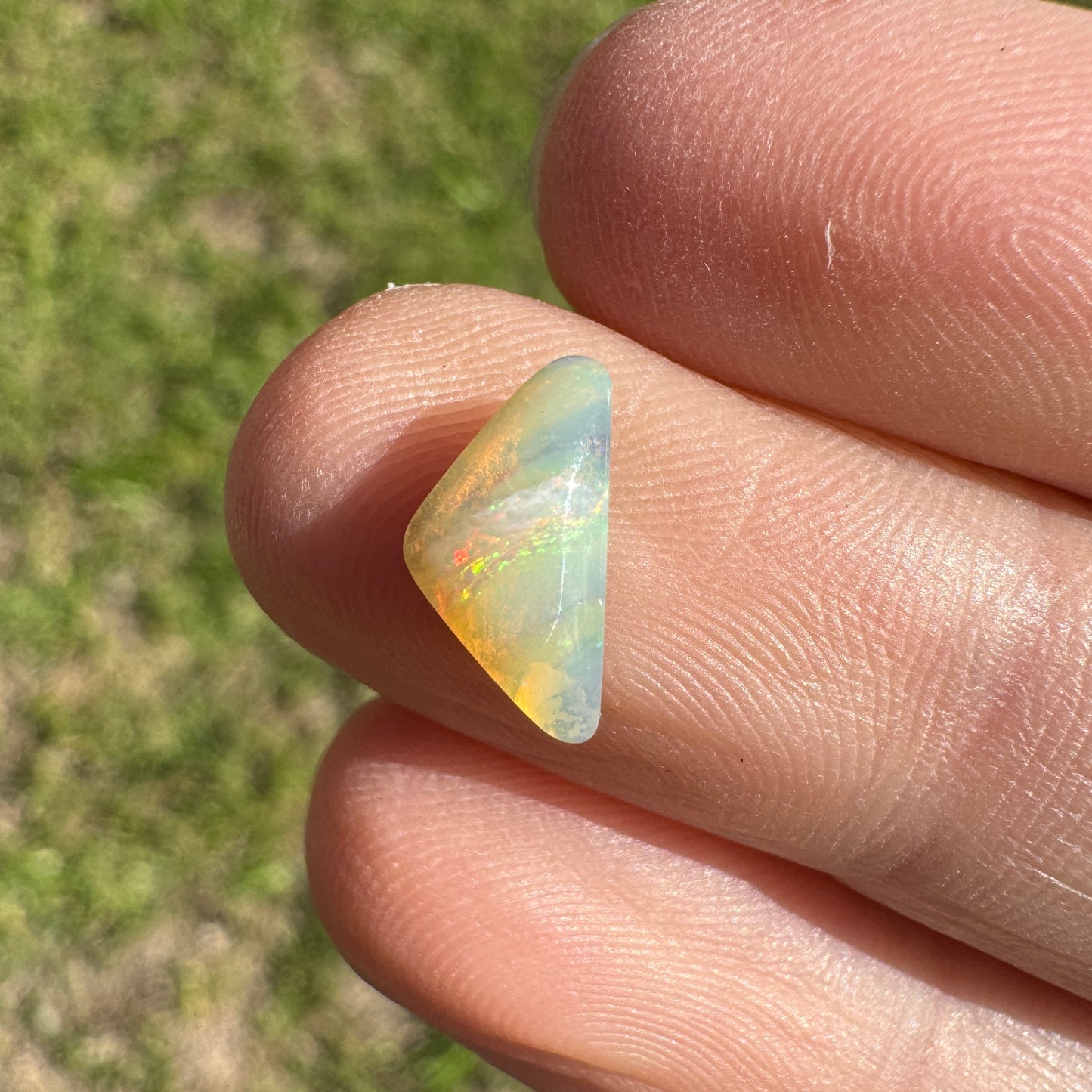 1.09 Ct small boulder opal