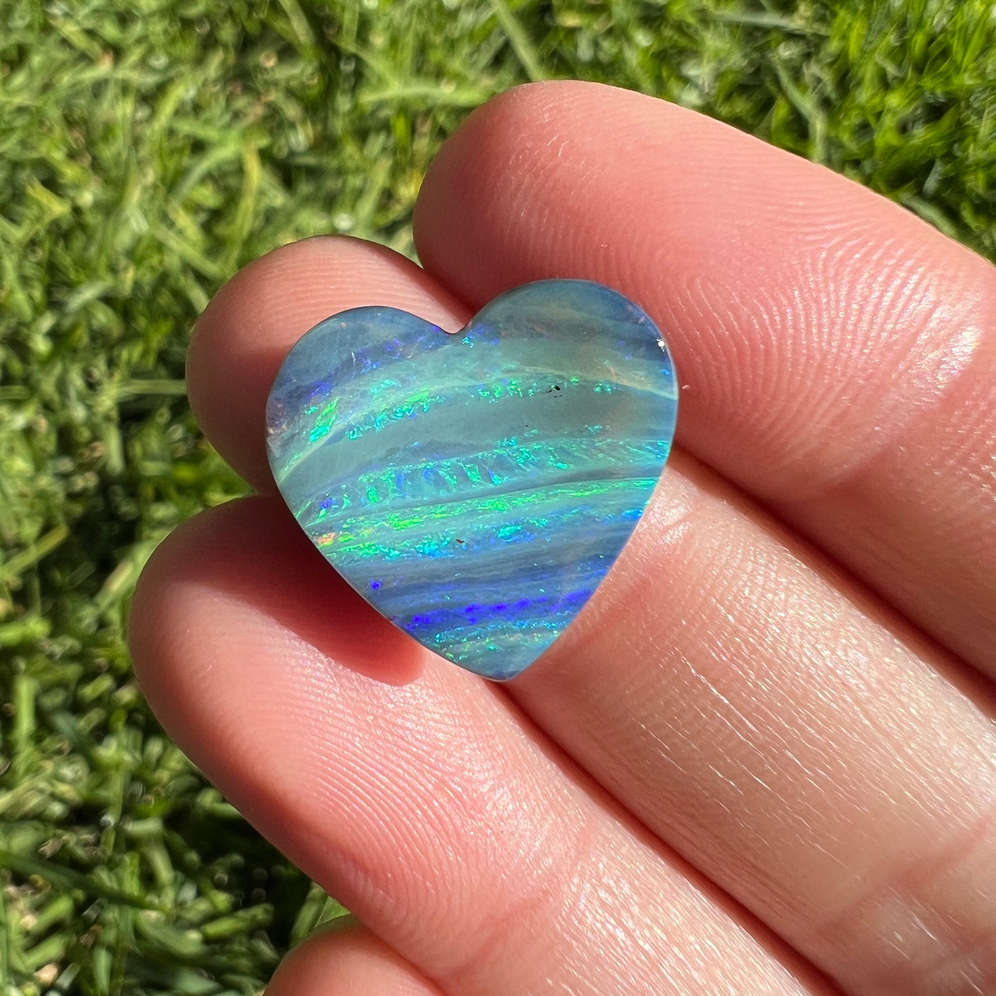 8.88 Ct heart boulder opal