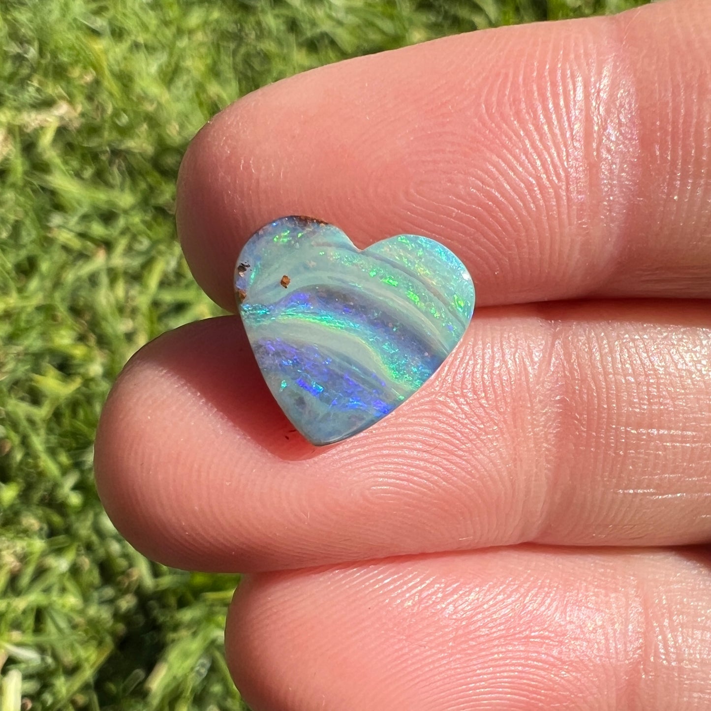 2.63 Ct wavy heart boulder opal