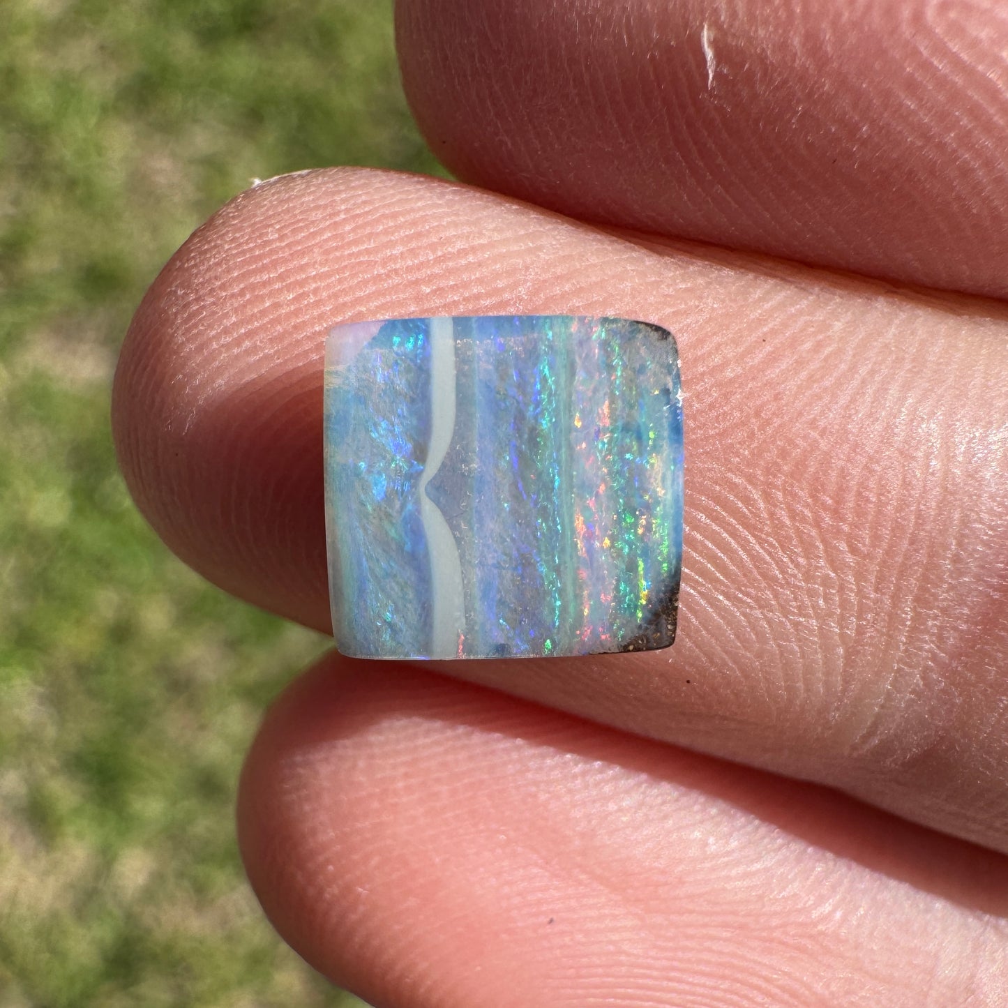 1.59 Ct 'the mountain' boulder opal