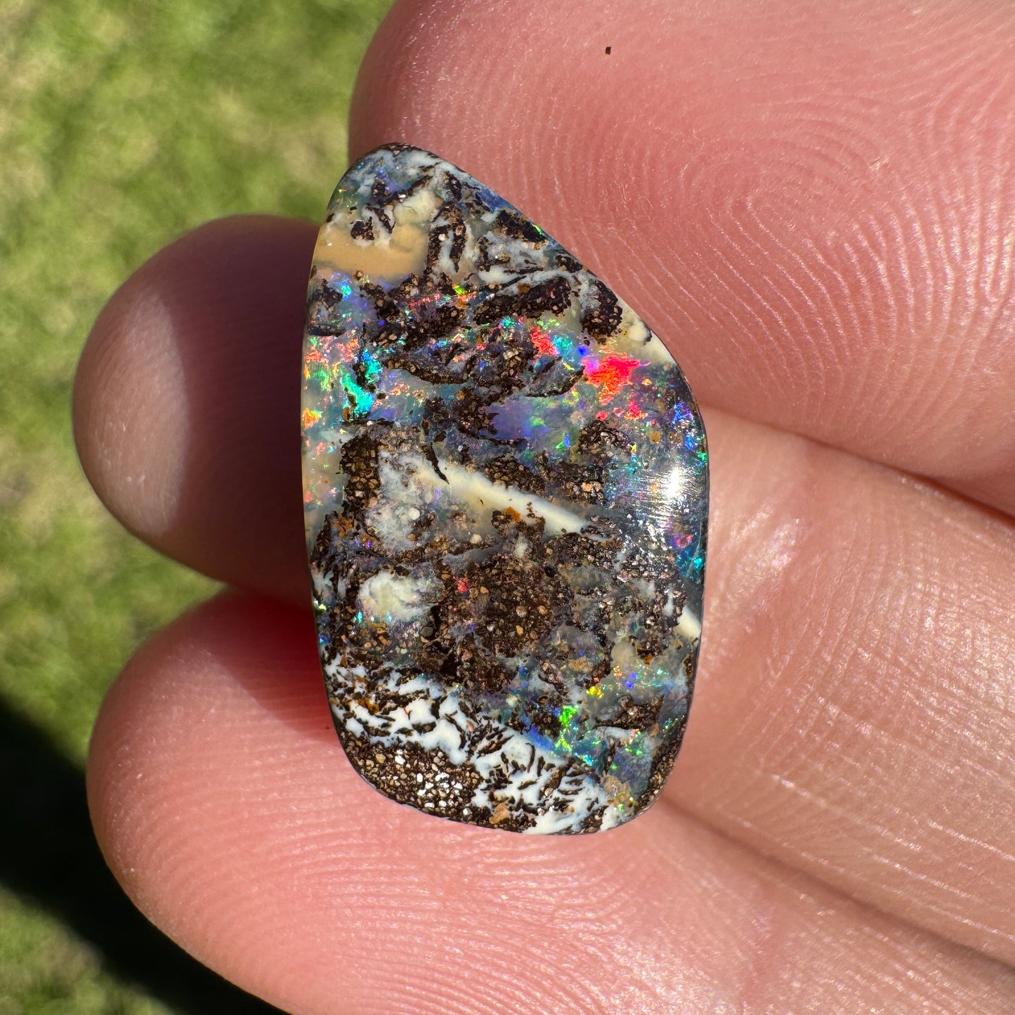 7.70 Ct matrix boulder opal