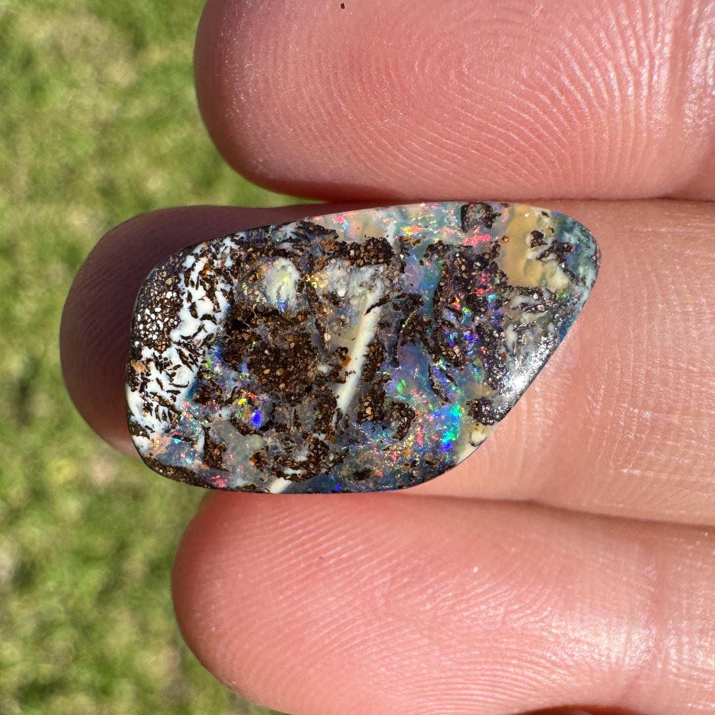 7.70 Ct matrix boulder opal