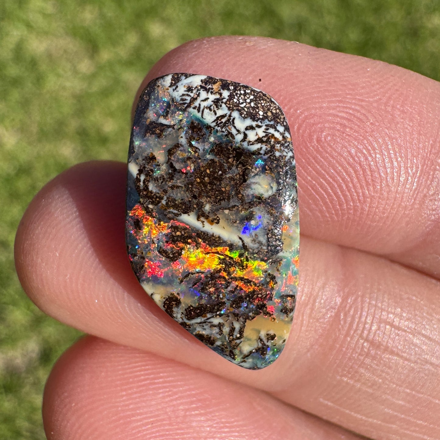 7.70 Ct matrix boulder opal