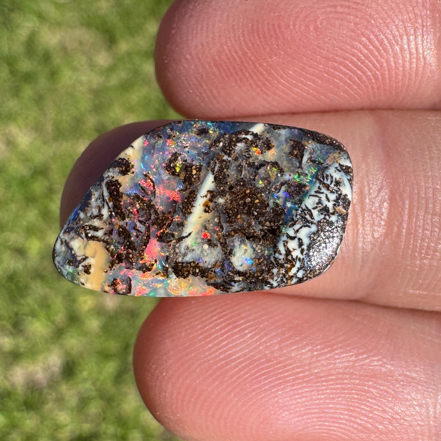 7.70 Ct matrix boulder opal