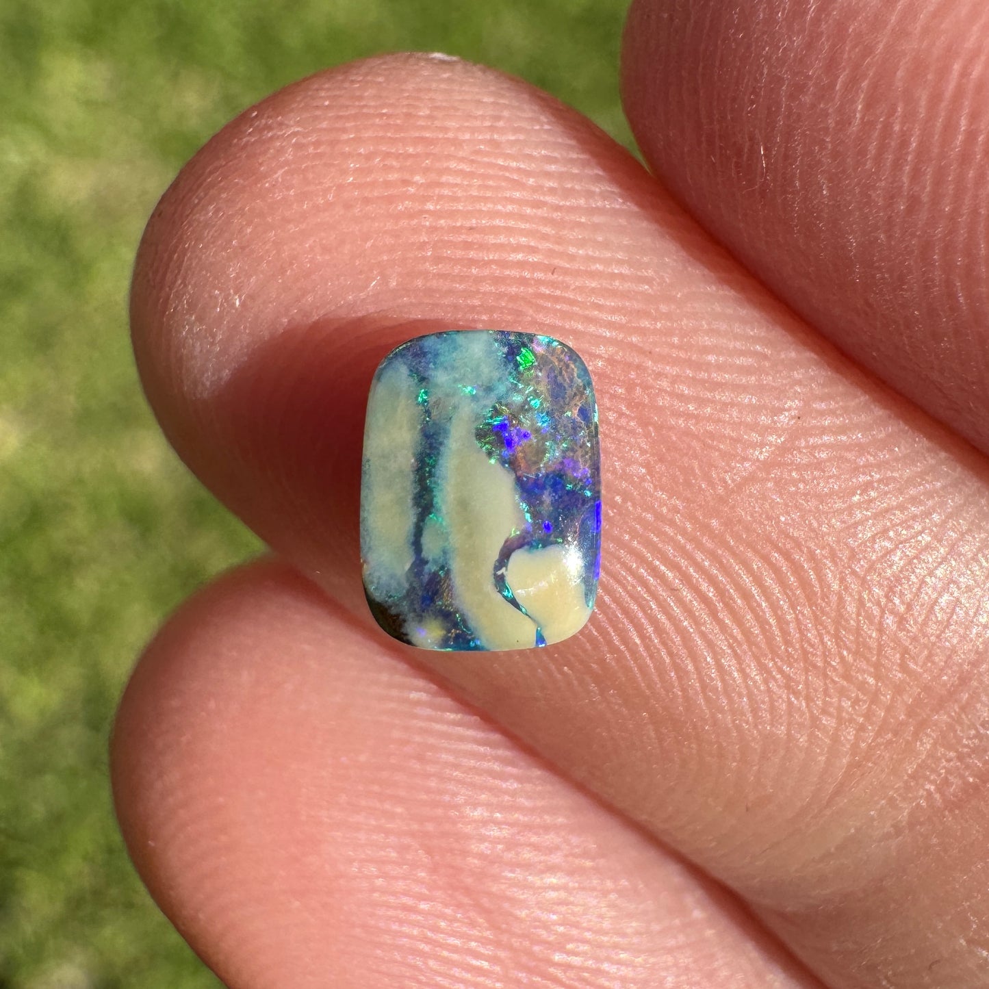 0.93 Ct extra small boulder opal