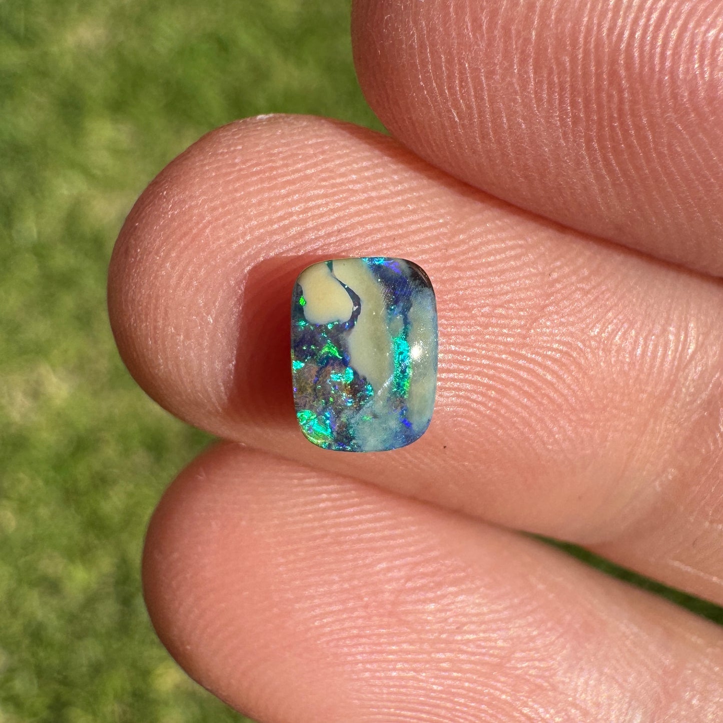 0.93 Ct extra small boulder opal