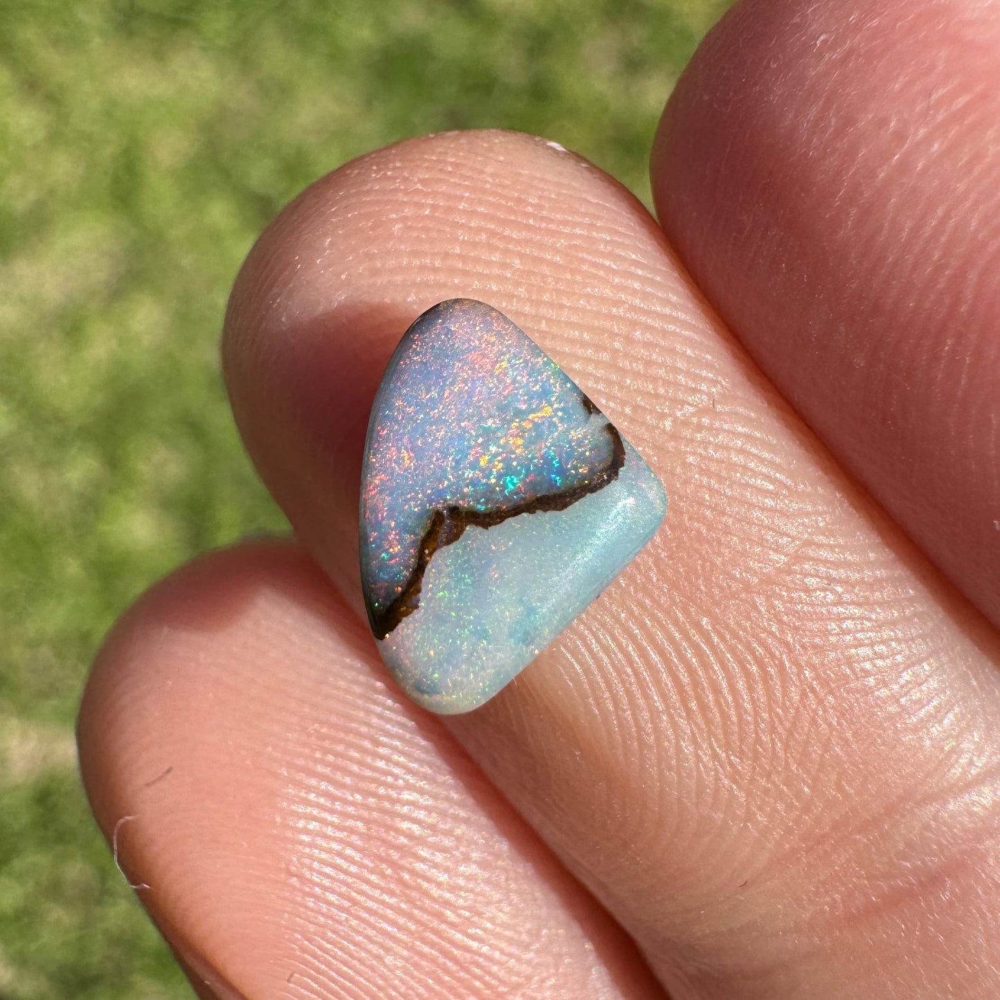 1.57 Ct small boulder opal