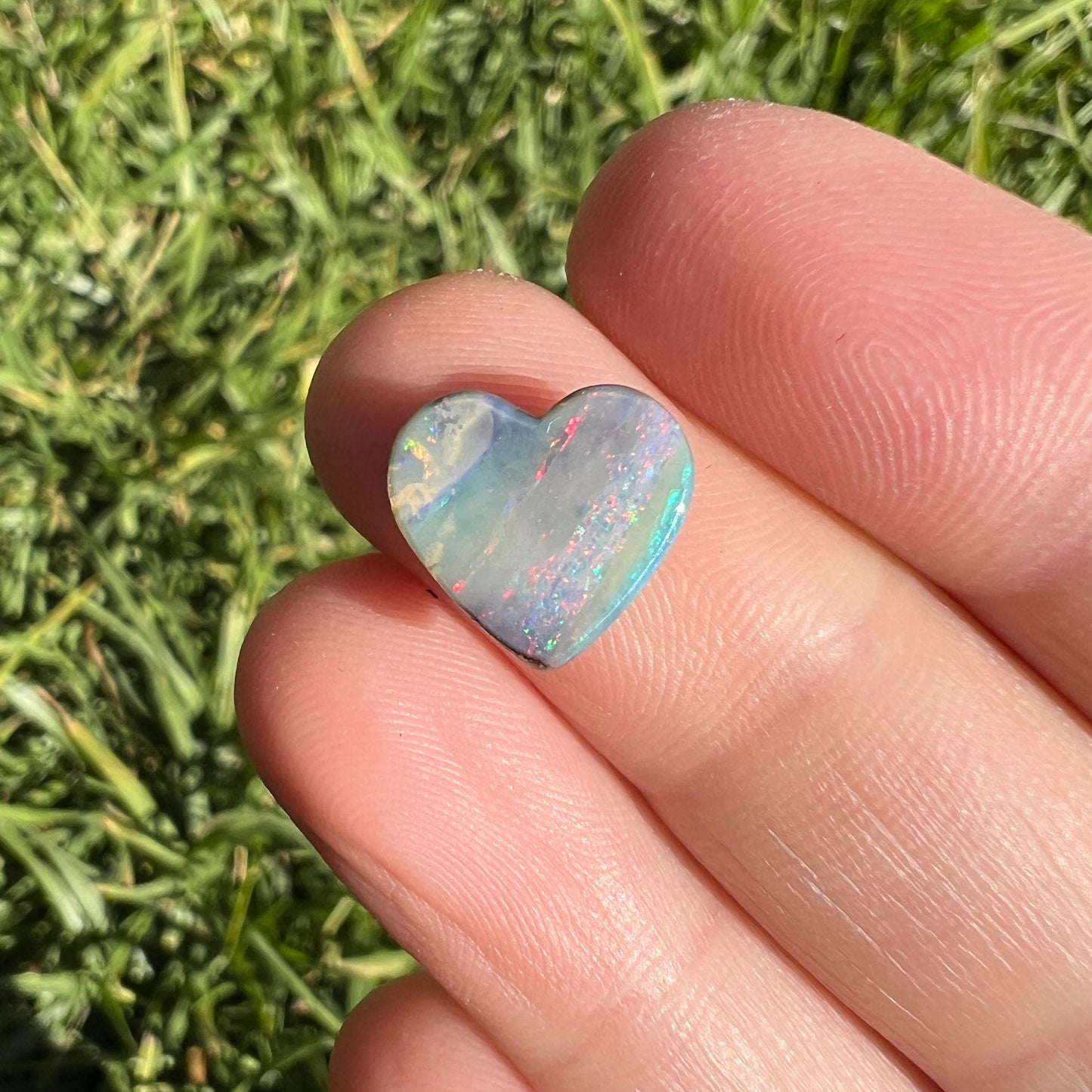 3.27 Ct small heart boulder opal