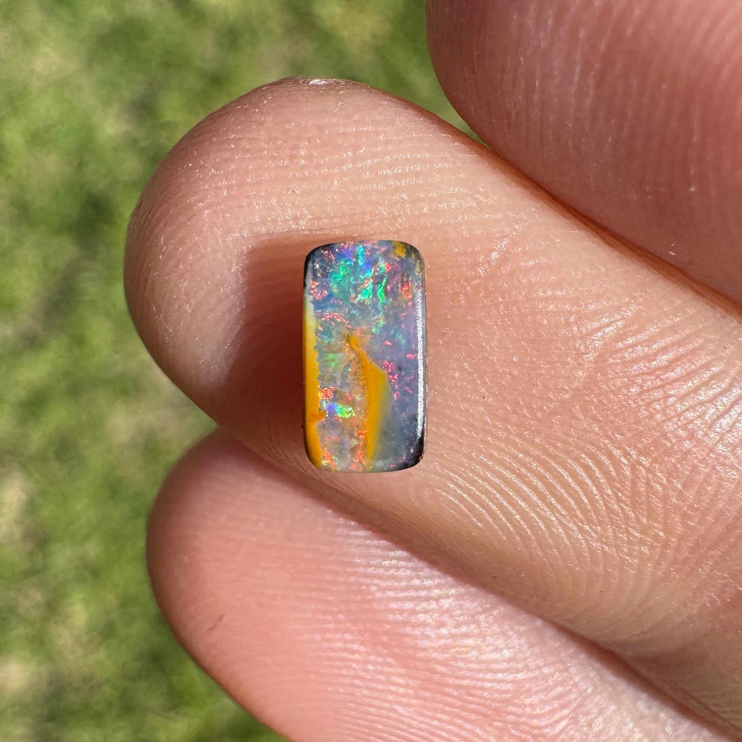 0.54 Ct extra small boulder opal