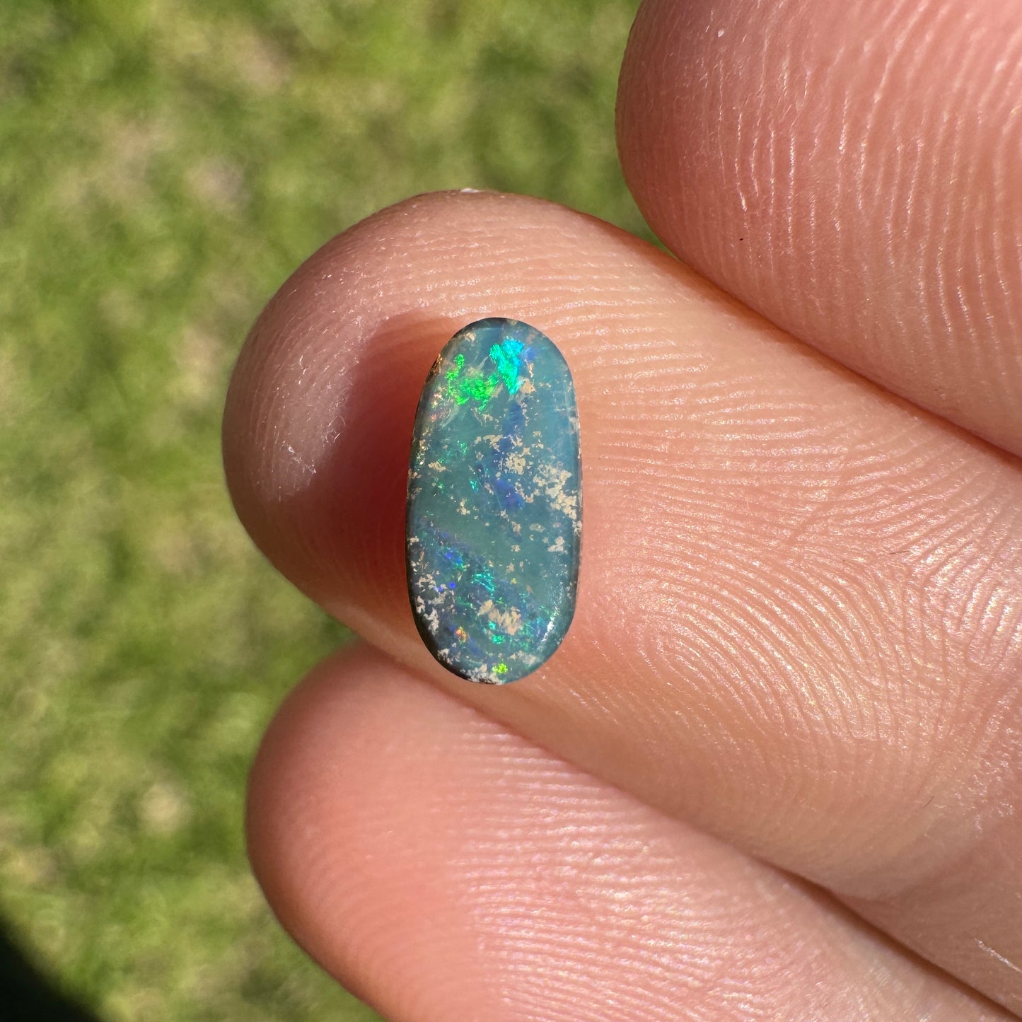 0.89 Ct extra small boulder opal