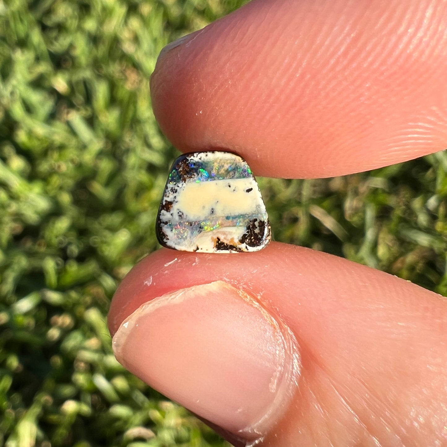 1.13 Ct extra small boulder opal