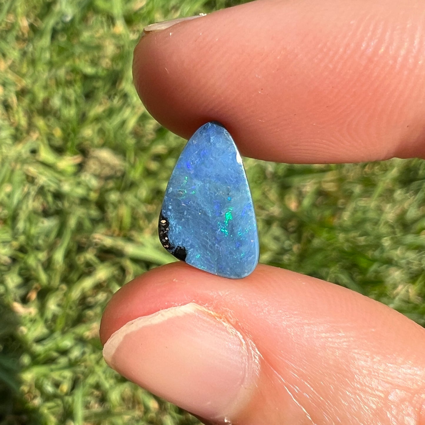 2.31 Ct small boulder opal