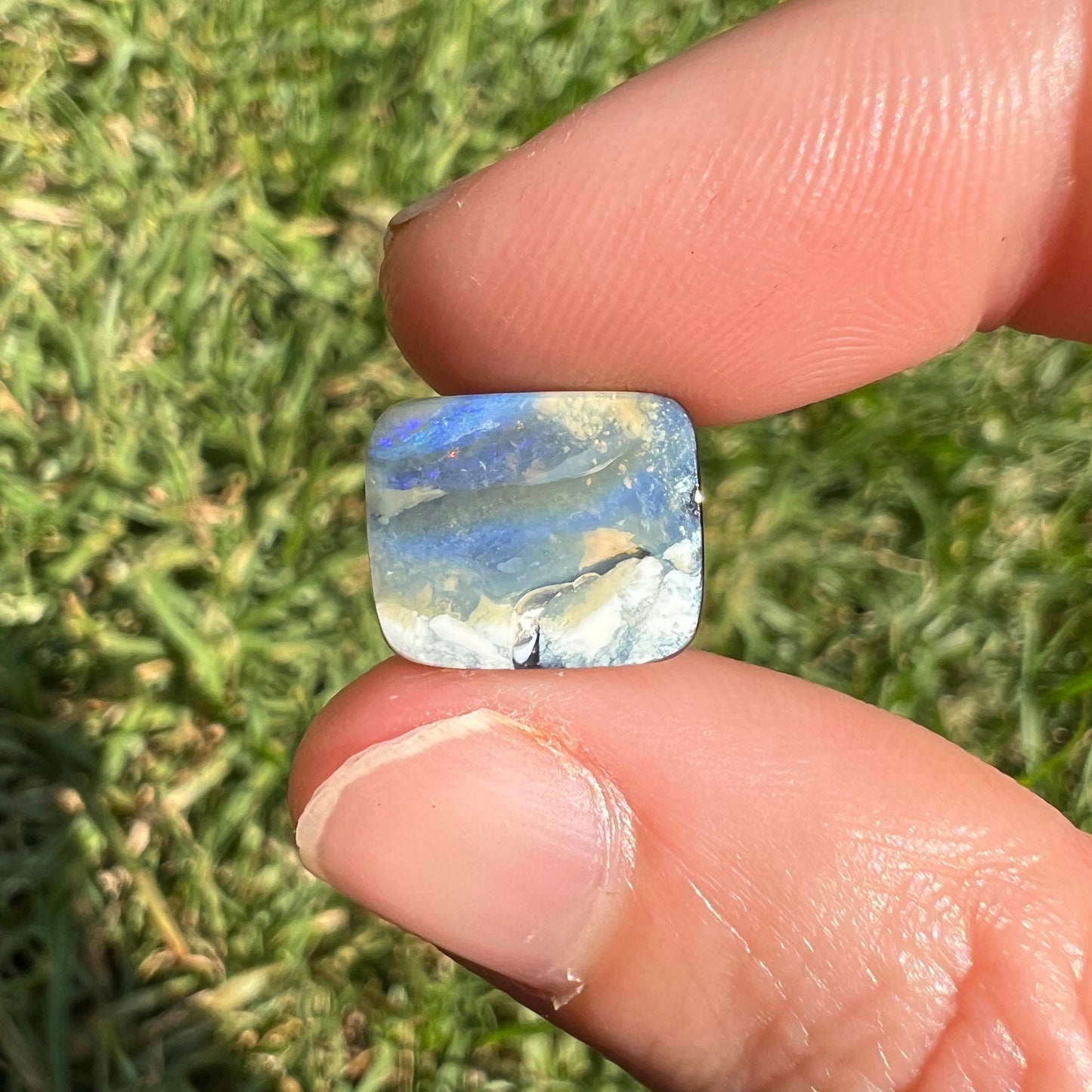 5.55 Ct small boulder opal