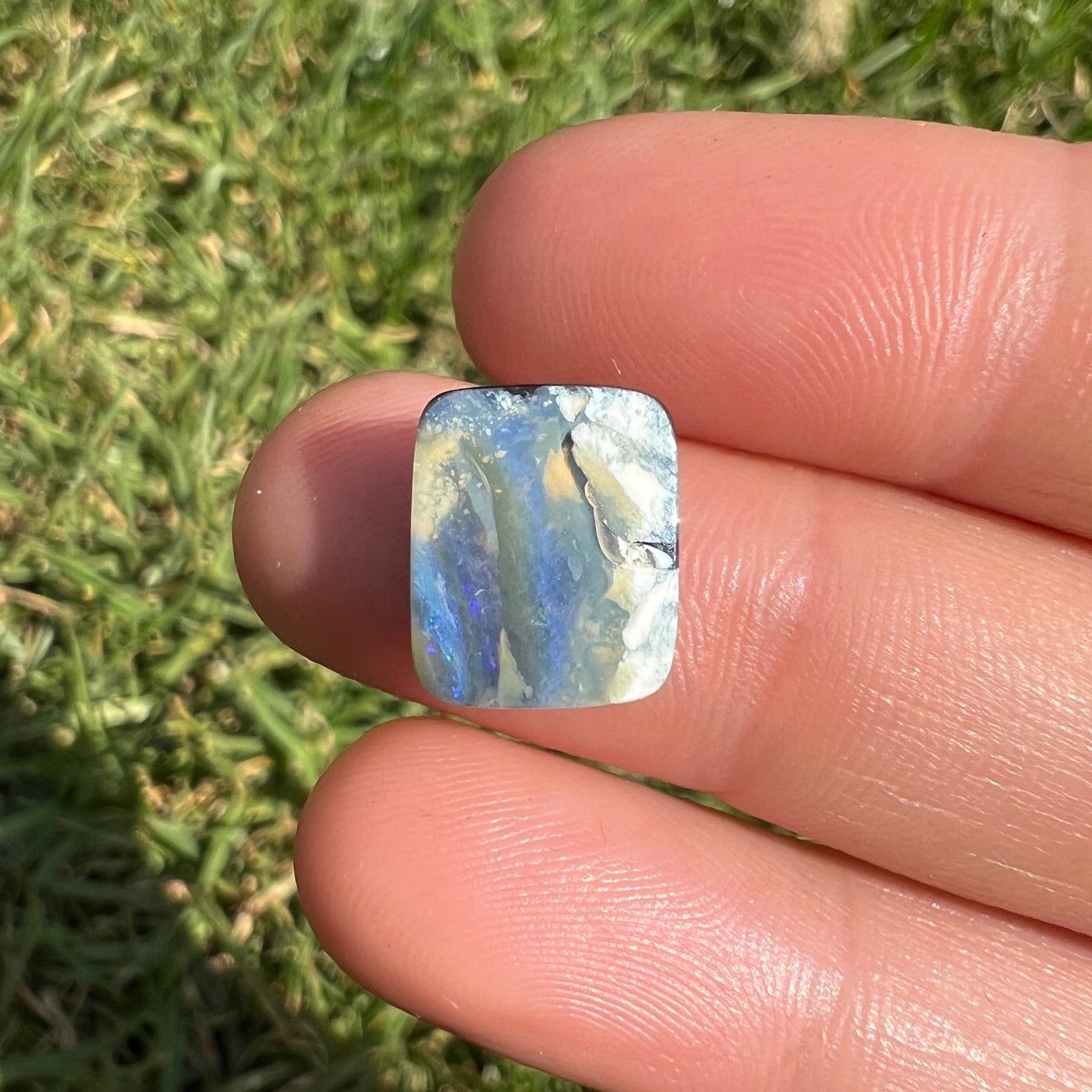 5.55 Ct small boulder opal