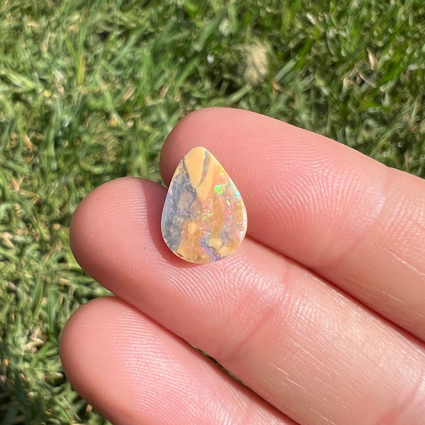 2.59 Ct small boulder opal