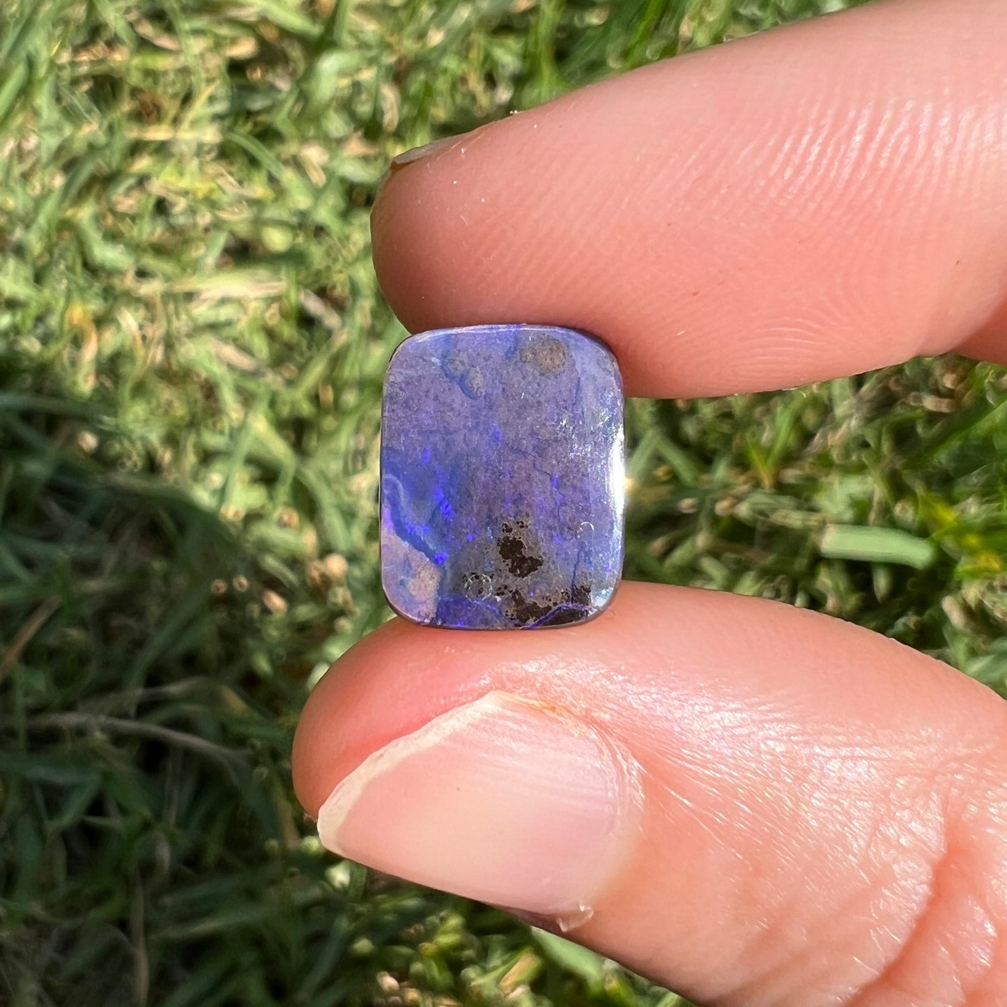 4.43 Ct small boulder opal