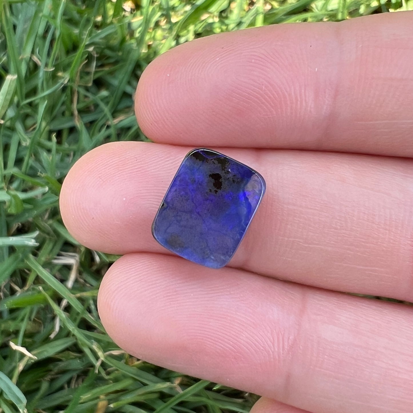 4.43 Ct small boulder opal