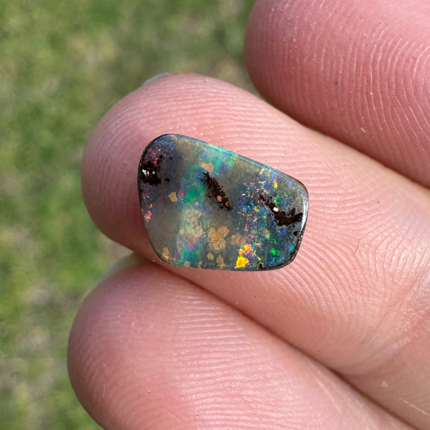 1.74 Ct small boulder opal